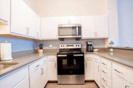 3br Cozysuites The Block Direct Skybridge Access#1 Apartment Indianapolis