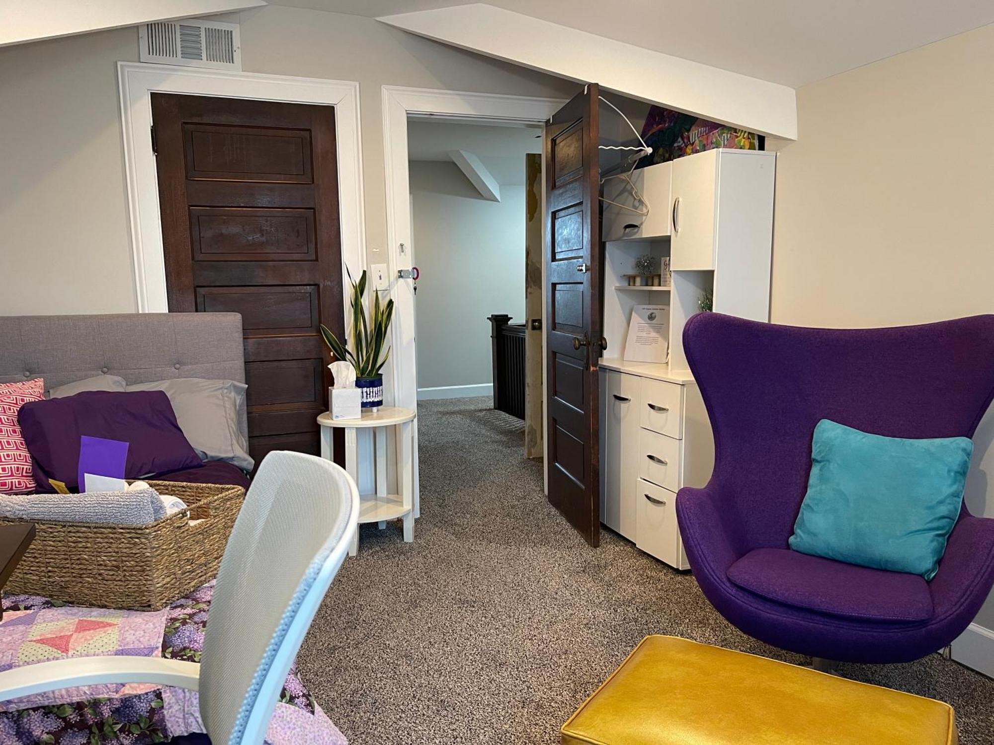 Homestay Vip For Business Women, Nurses, College Moms Traveling To *