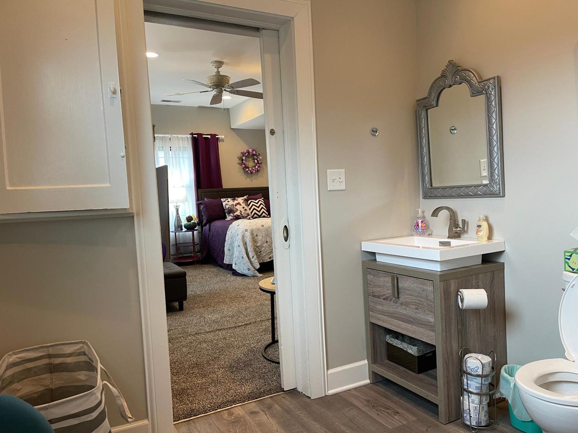 Vip For Business Women, Nurses, College Moms Traveling To Homestay Indianapolis