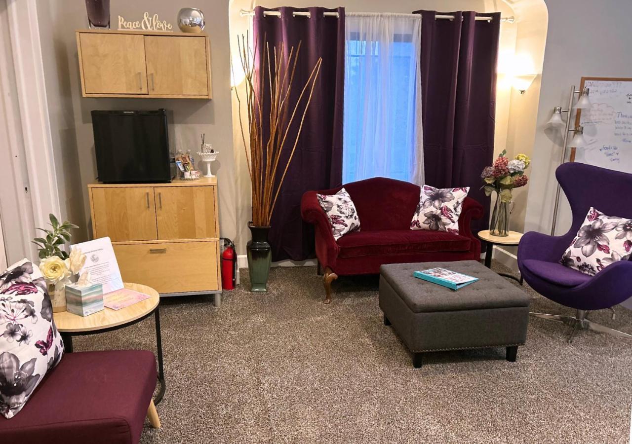 Vip For Business Women, Nurses, College Moms Traveling To Homestay *