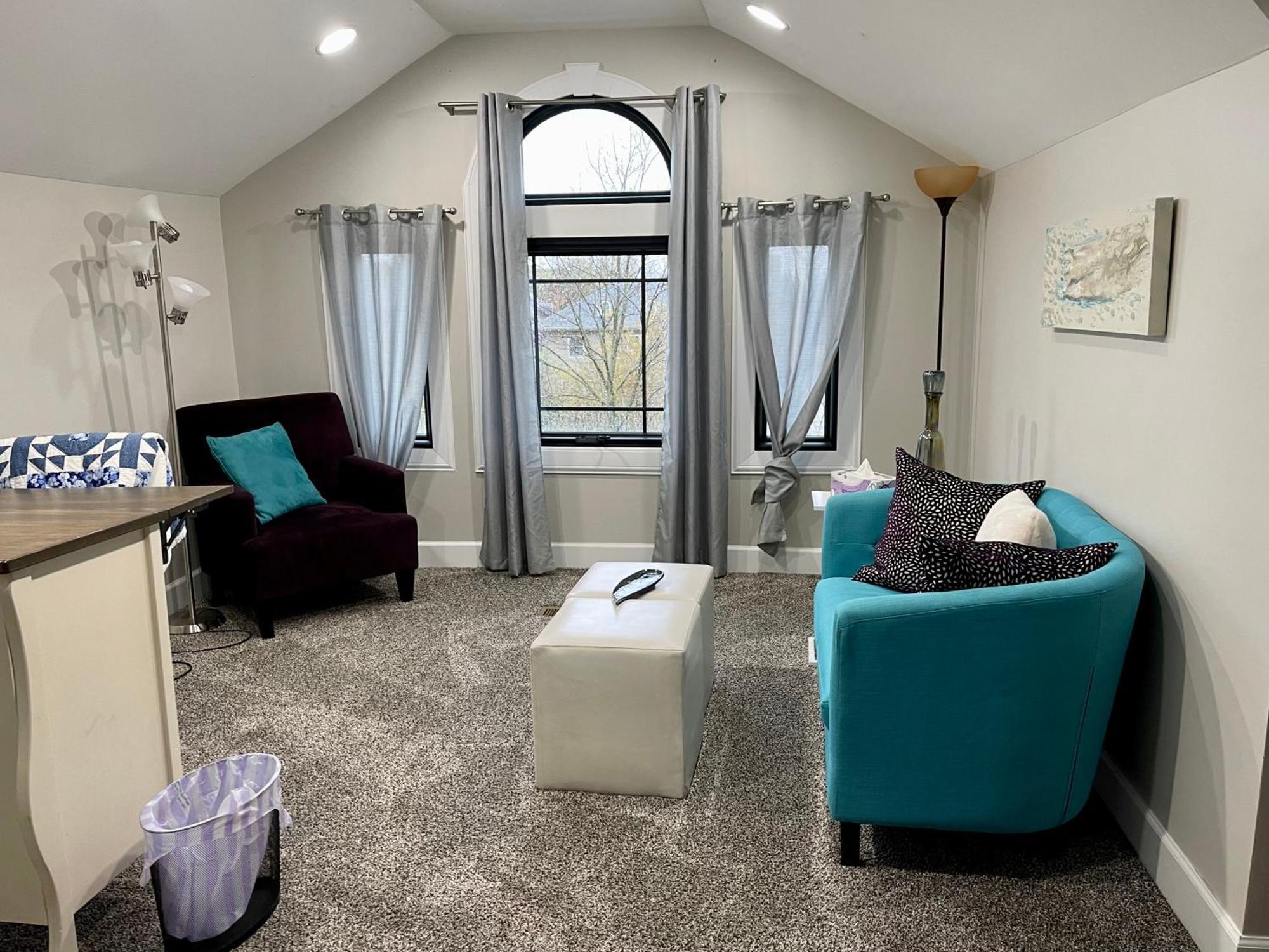 Homestay Vip For Business Women, Nurses, College Moms Traveling To