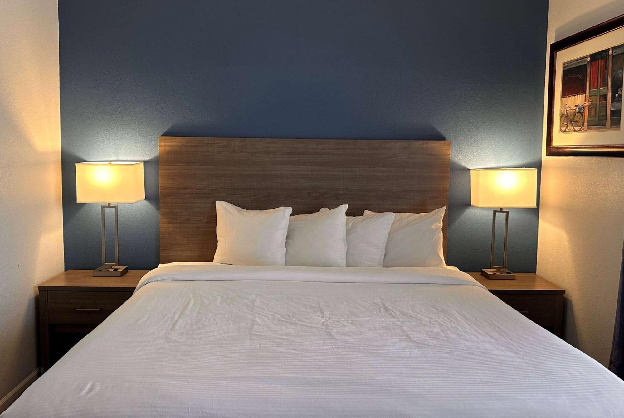 Hotel Baymont By Wyndham Northwest Indianapolis