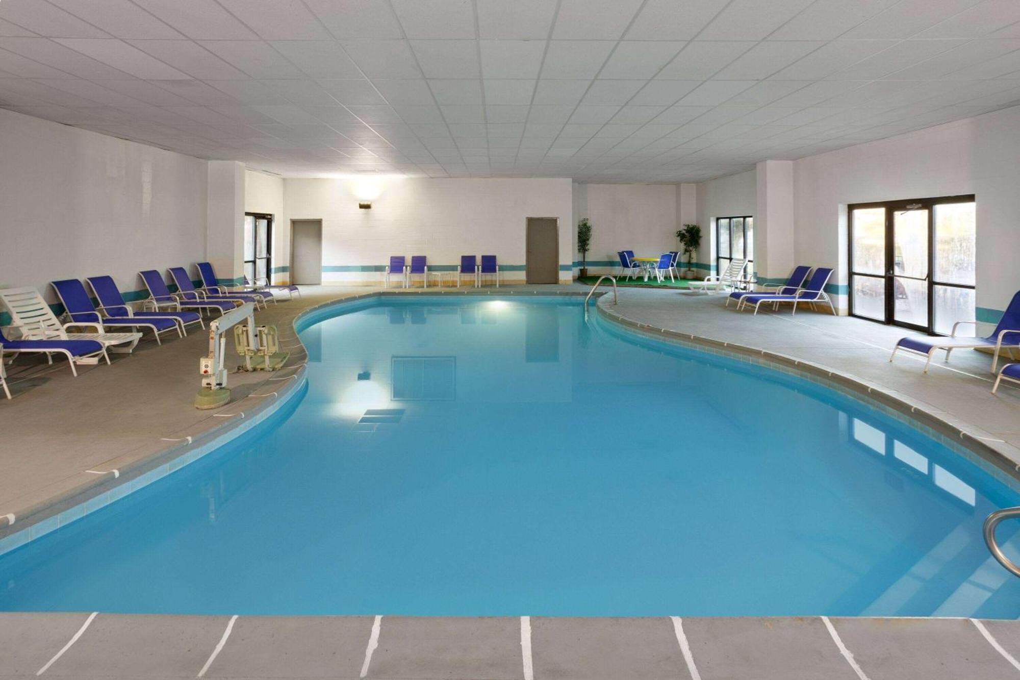 Hotel Days & By Wyndham Northwest 2*