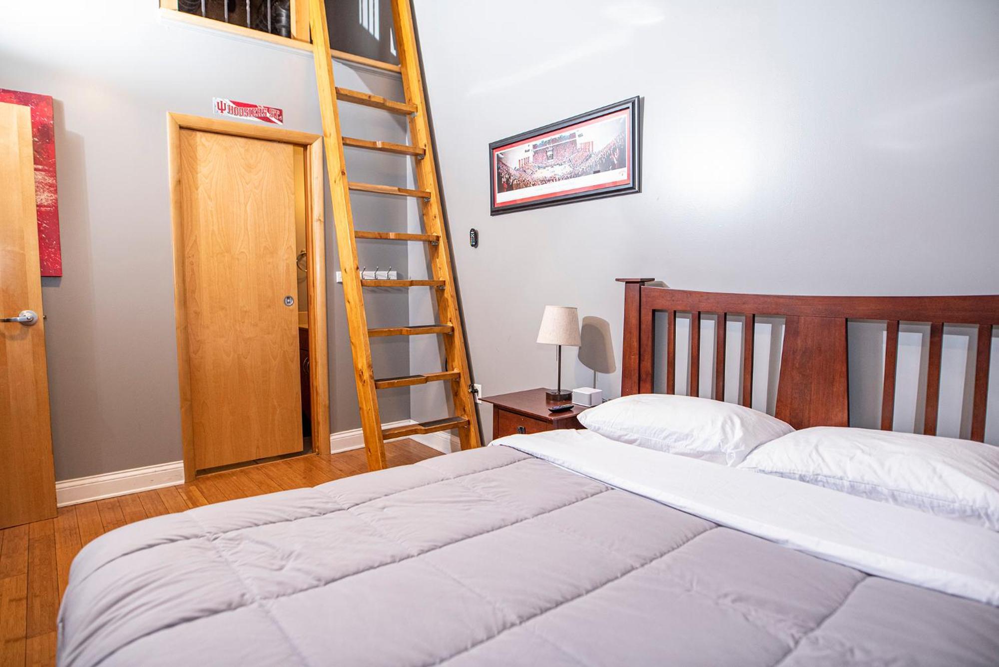 Apartment Georgia Street 4 Bedroom Downtown!! Indianapolis