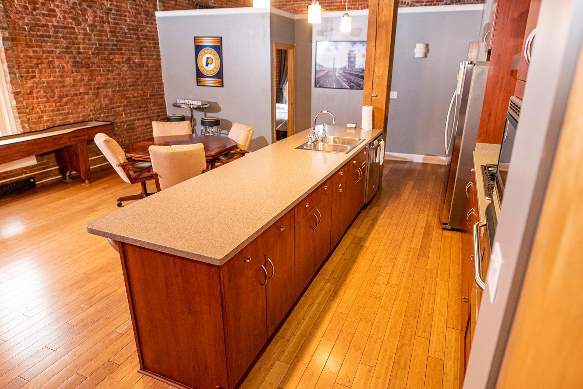 Apartment Georgia Street 4 Bedroom Downtown!! *