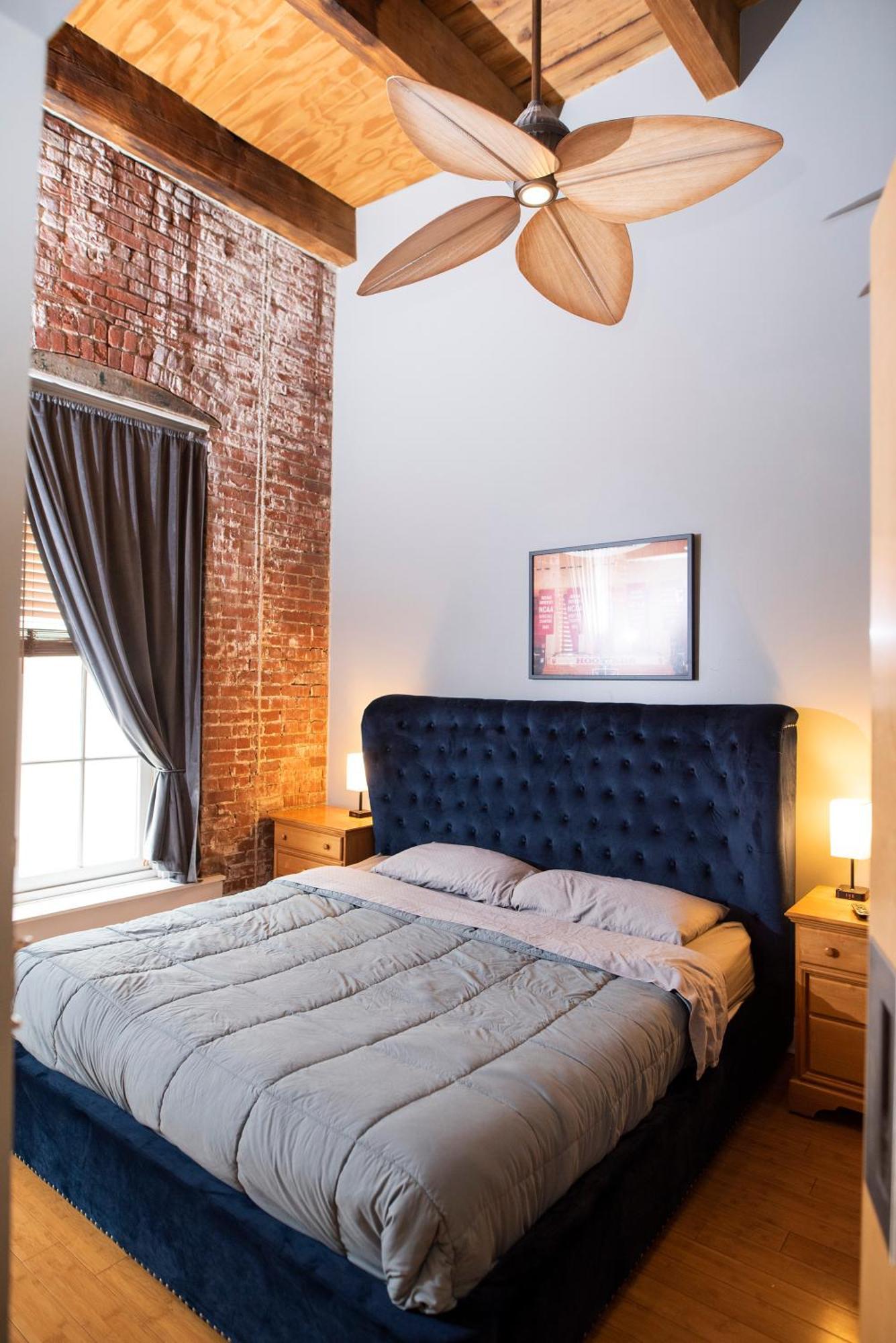 Georgia Street 4 Bedroom Downtown!! Apartment Indianapolis