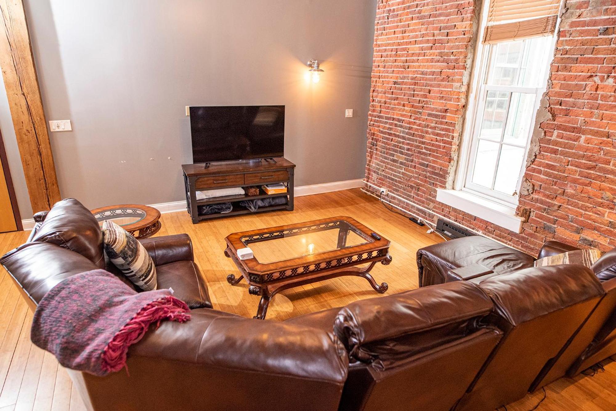 Georgia Street 4 Bedroom Downtown!! Indianapolis