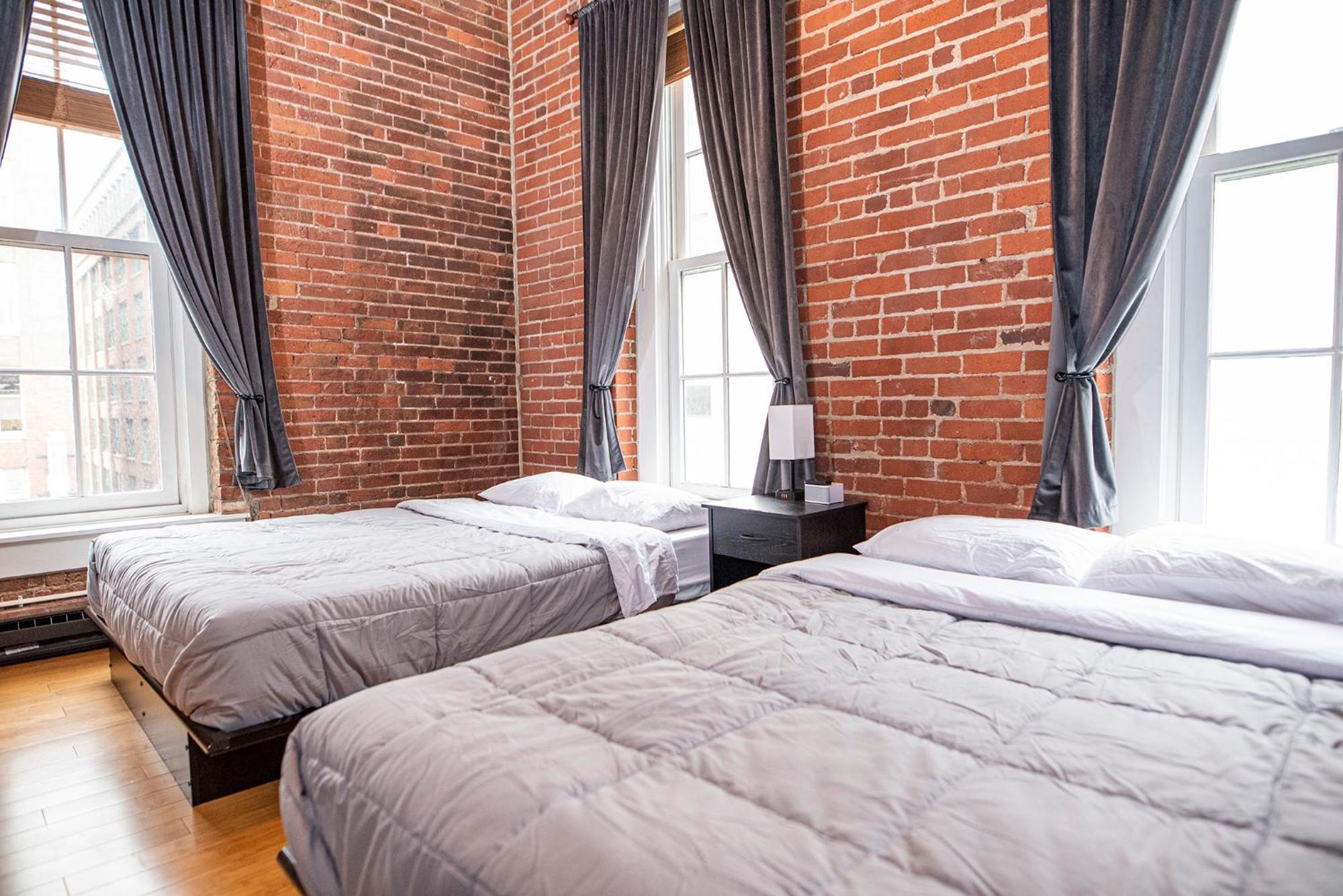 Georgia Street 4 Bedroom Downtown!!