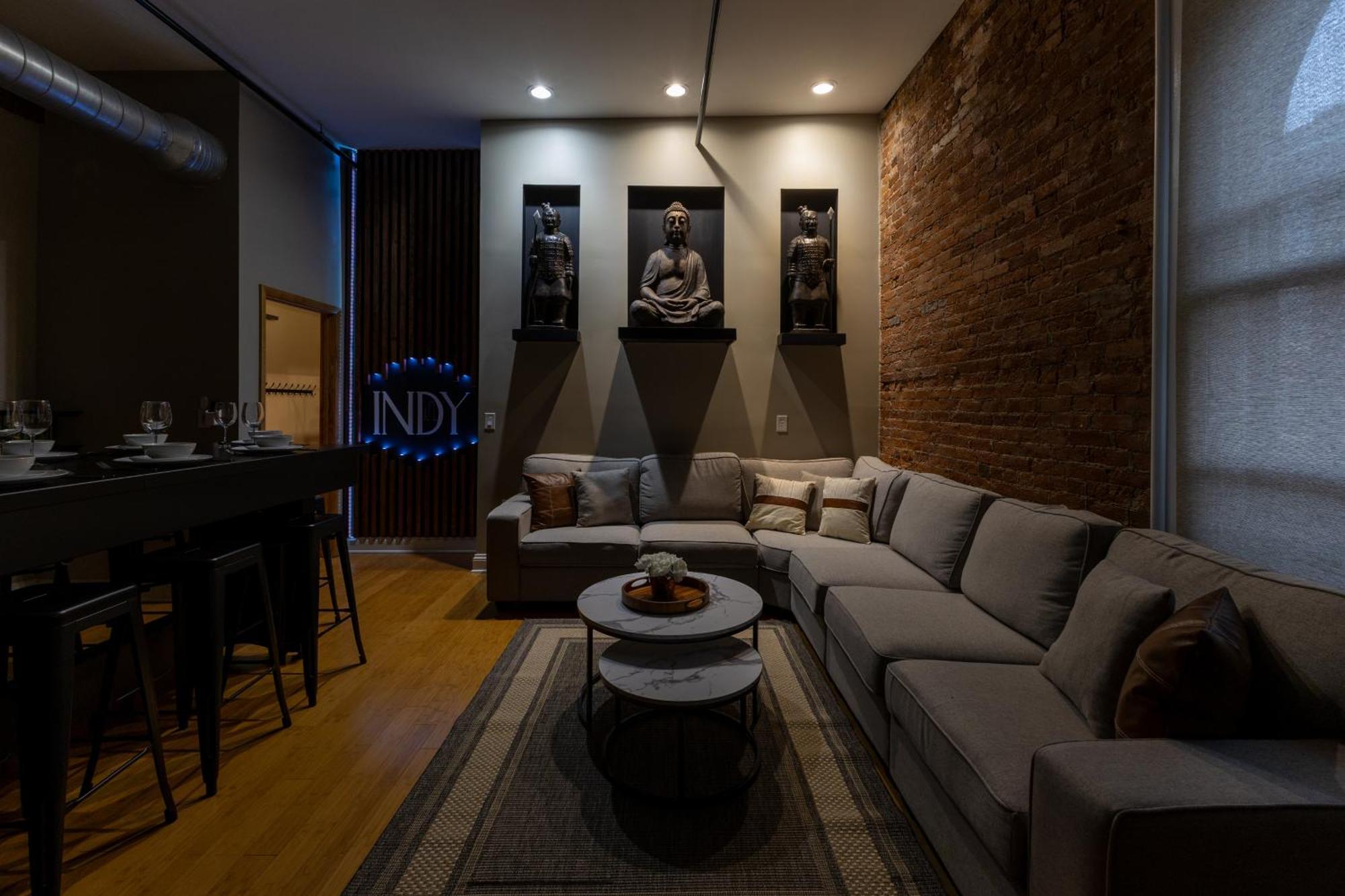 Apartment Georgia Street 4 Bedroom Downtown!! *