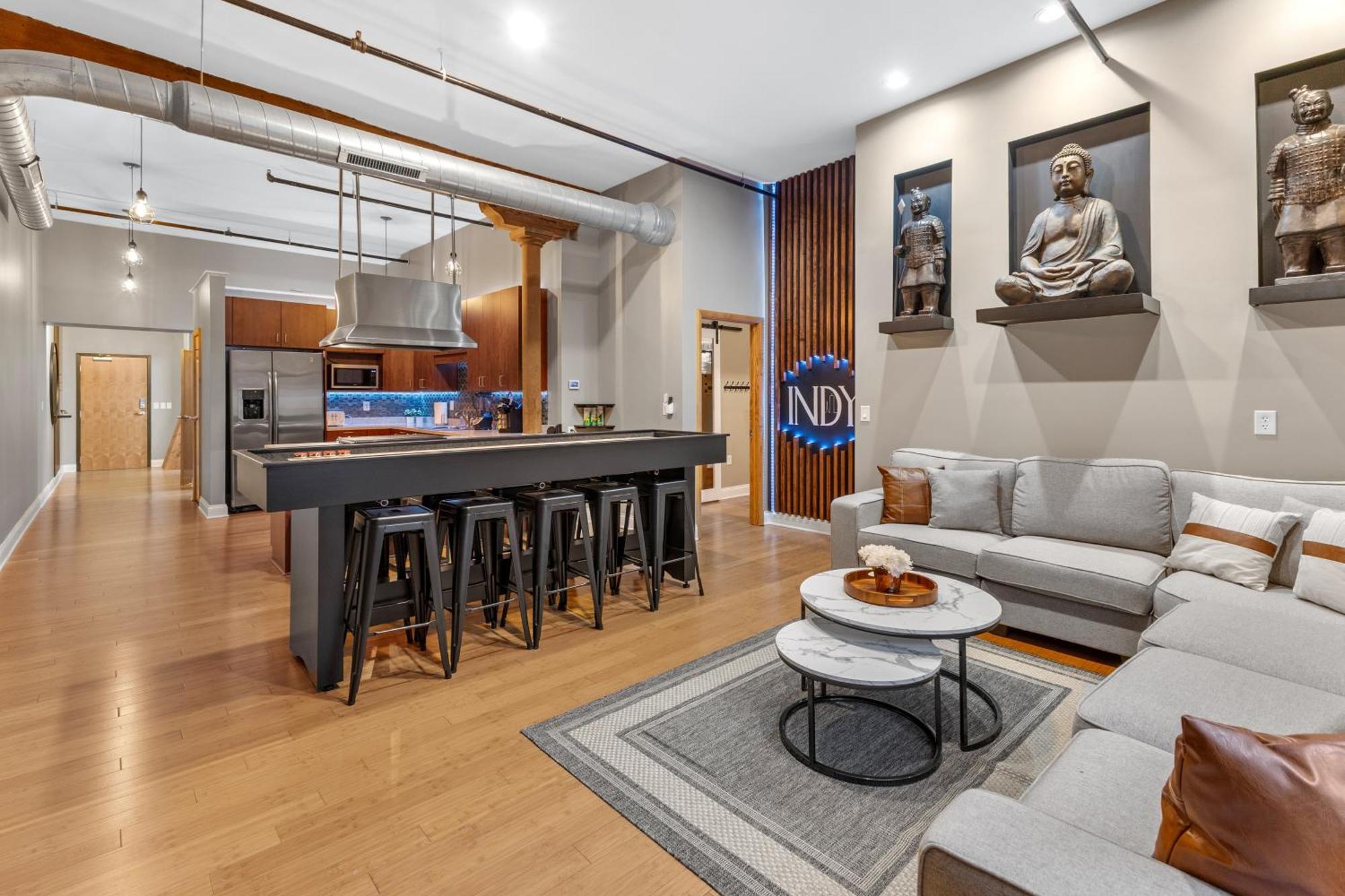 Georgia Street 4 Bedroom Downtown!!
