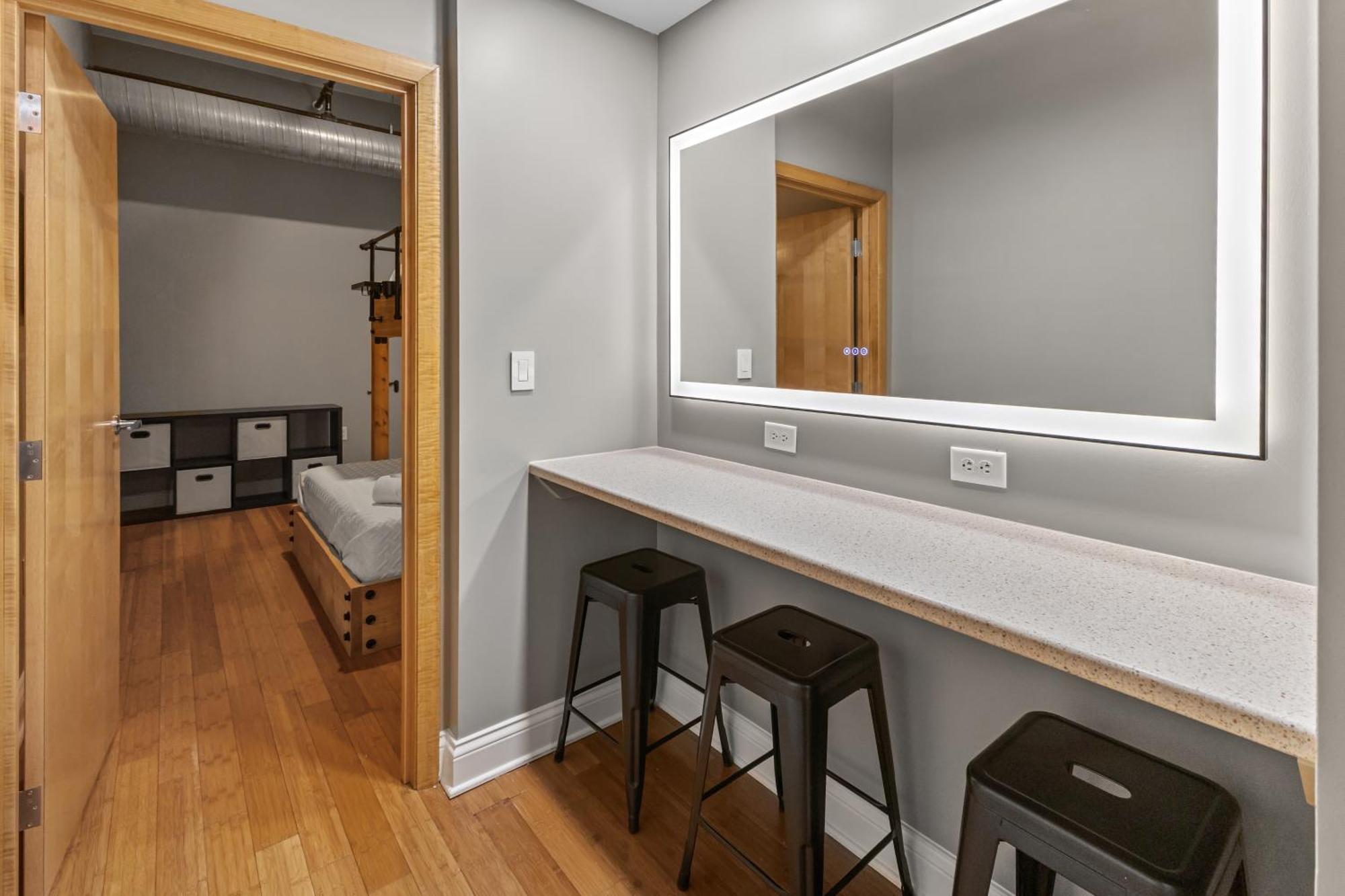 Georgia Street 4 Bedroom Downtown!! Apartment Indianapolis