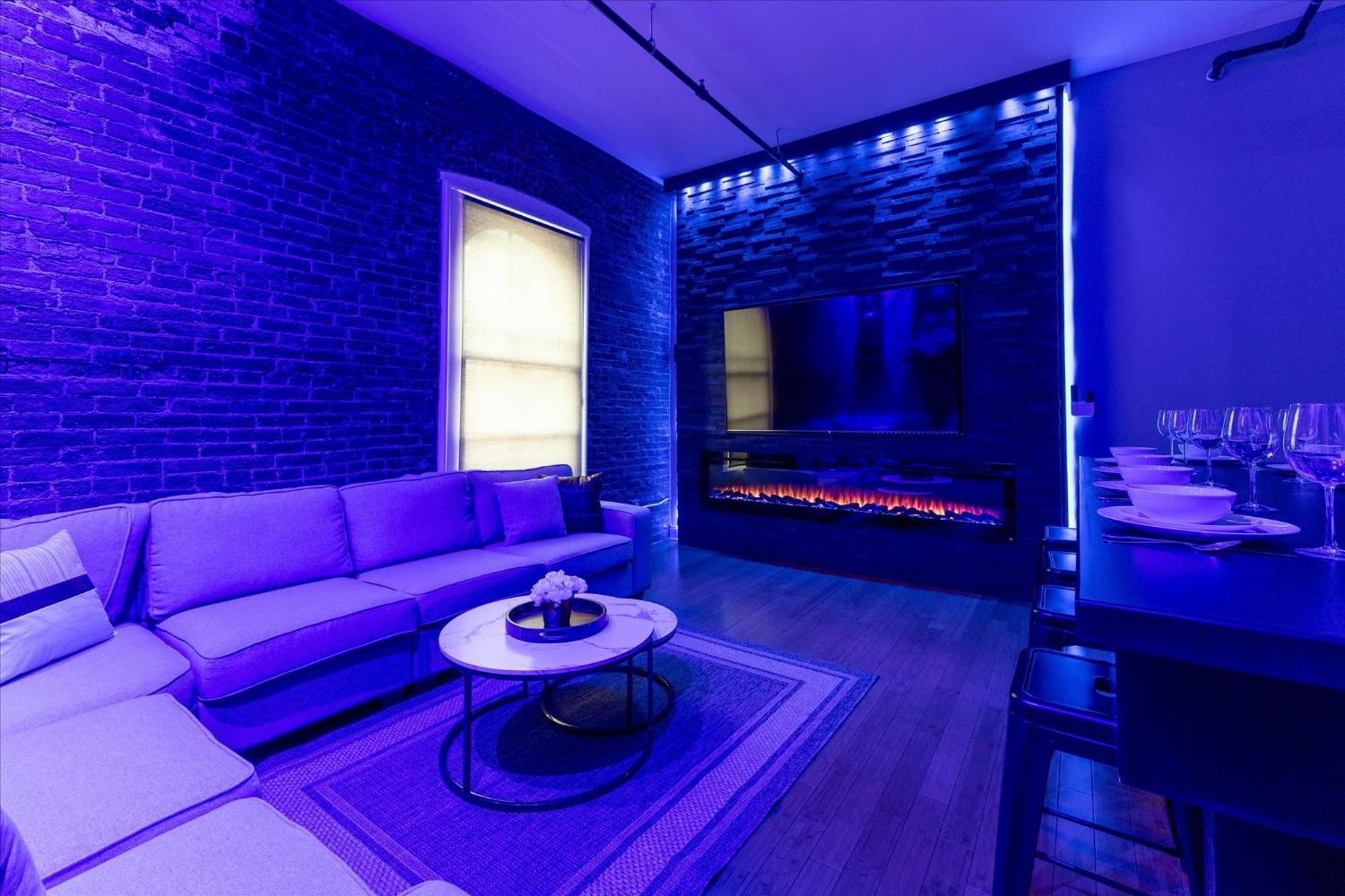 Georgia Street 4 Bedroom Downtown!! Apartment *