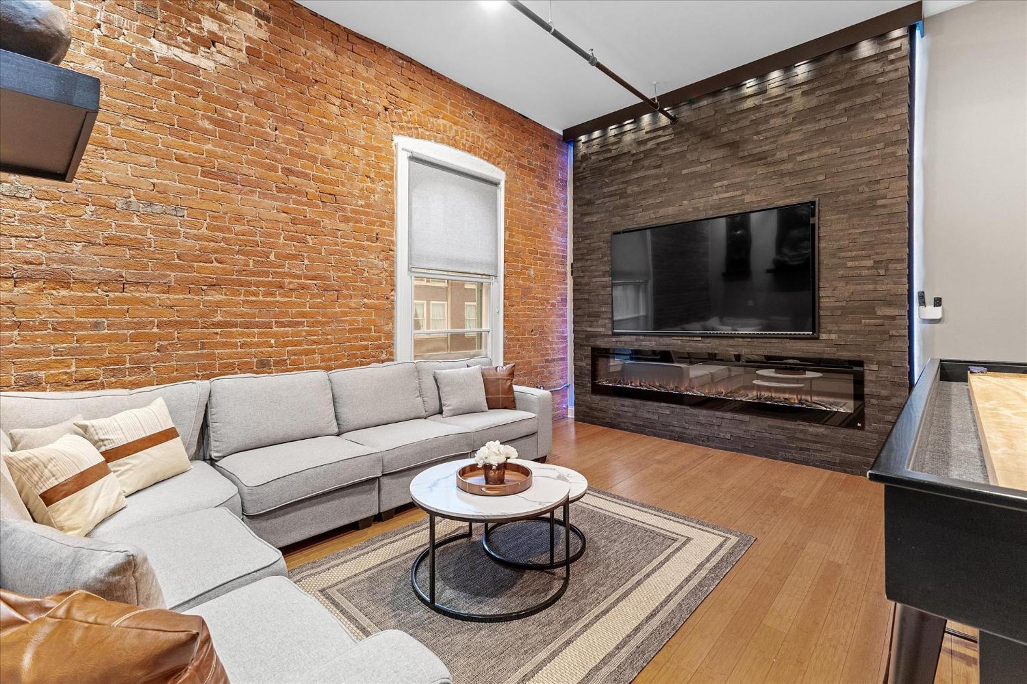 Georgia Street 4 Bedroom Downtown!! Apartment Indianapolis