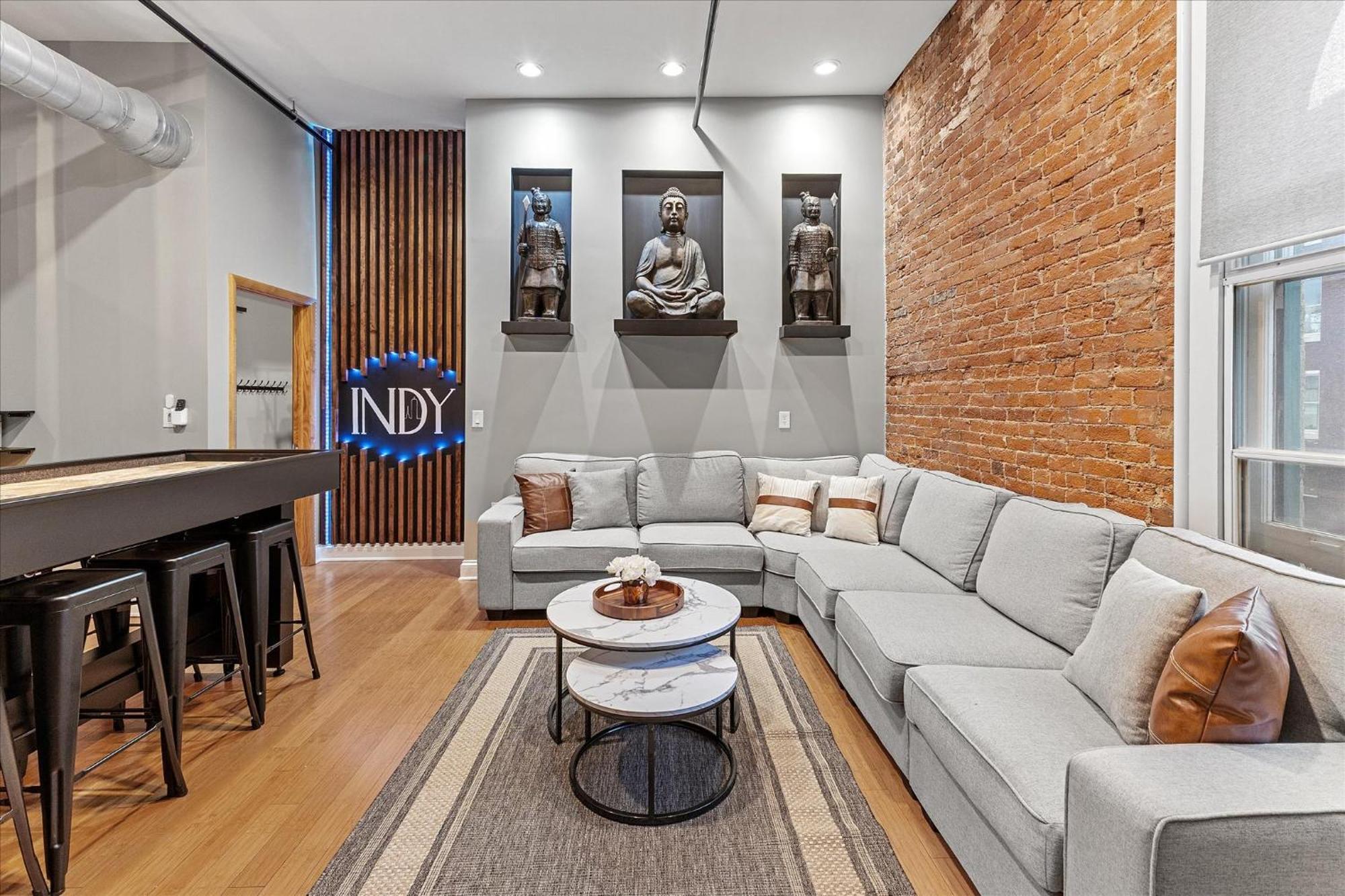 Georgia Street 4 Bedroom Downtown!! *