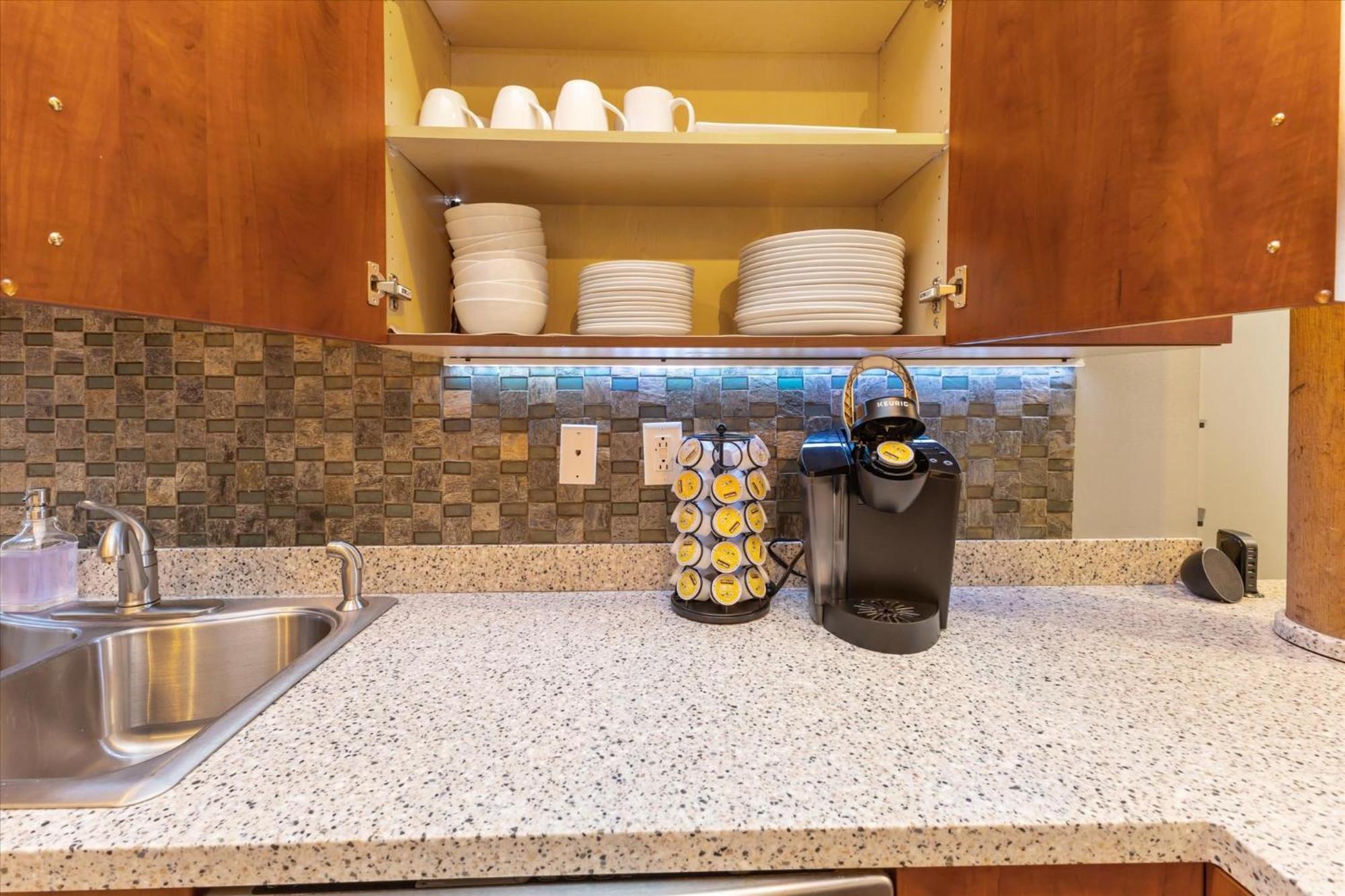 Apartment Georgia Street 4 Bedroom Downtown!!