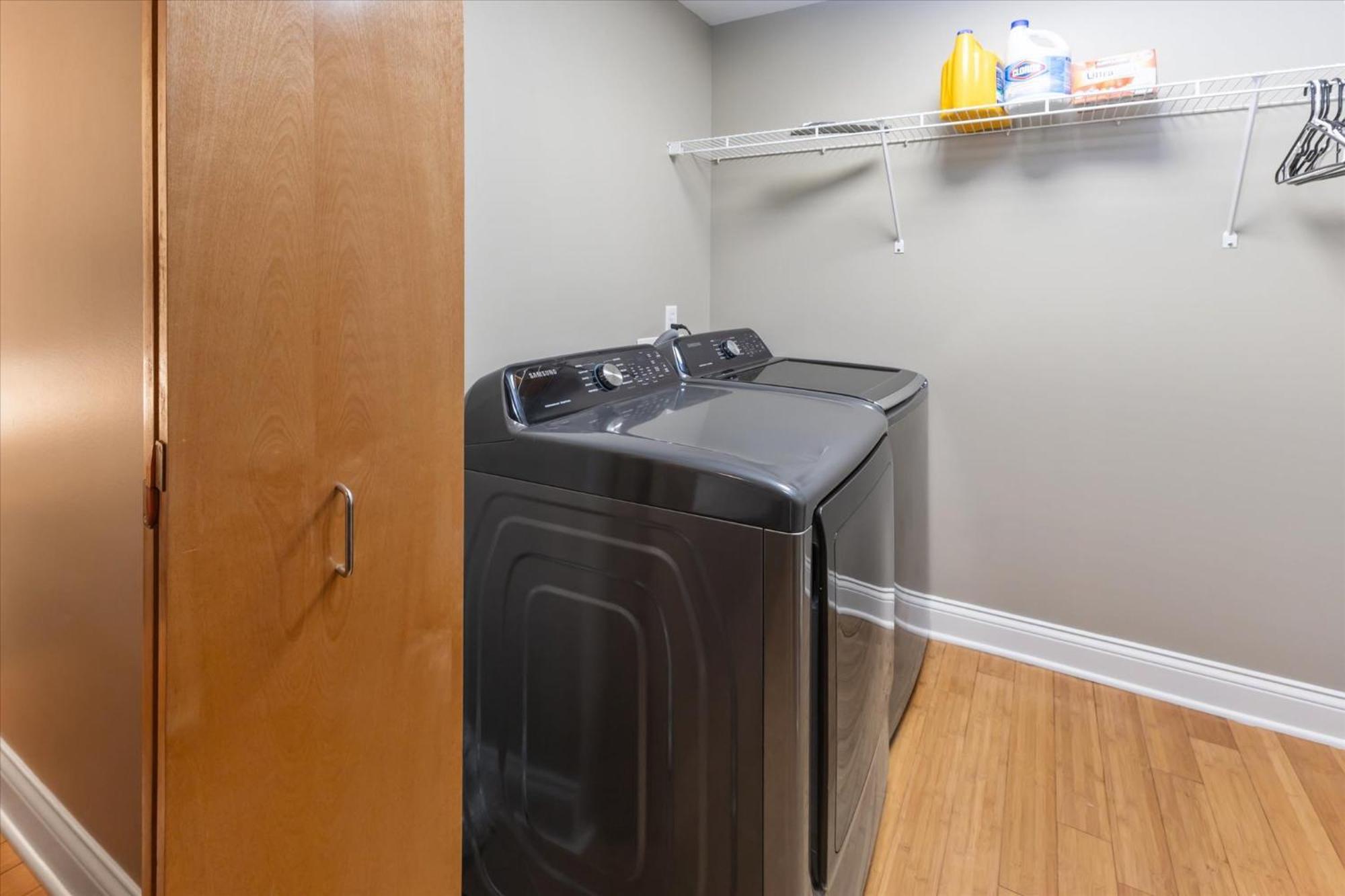 Georgia Street 4 Bedroom Downtown!! Apartment