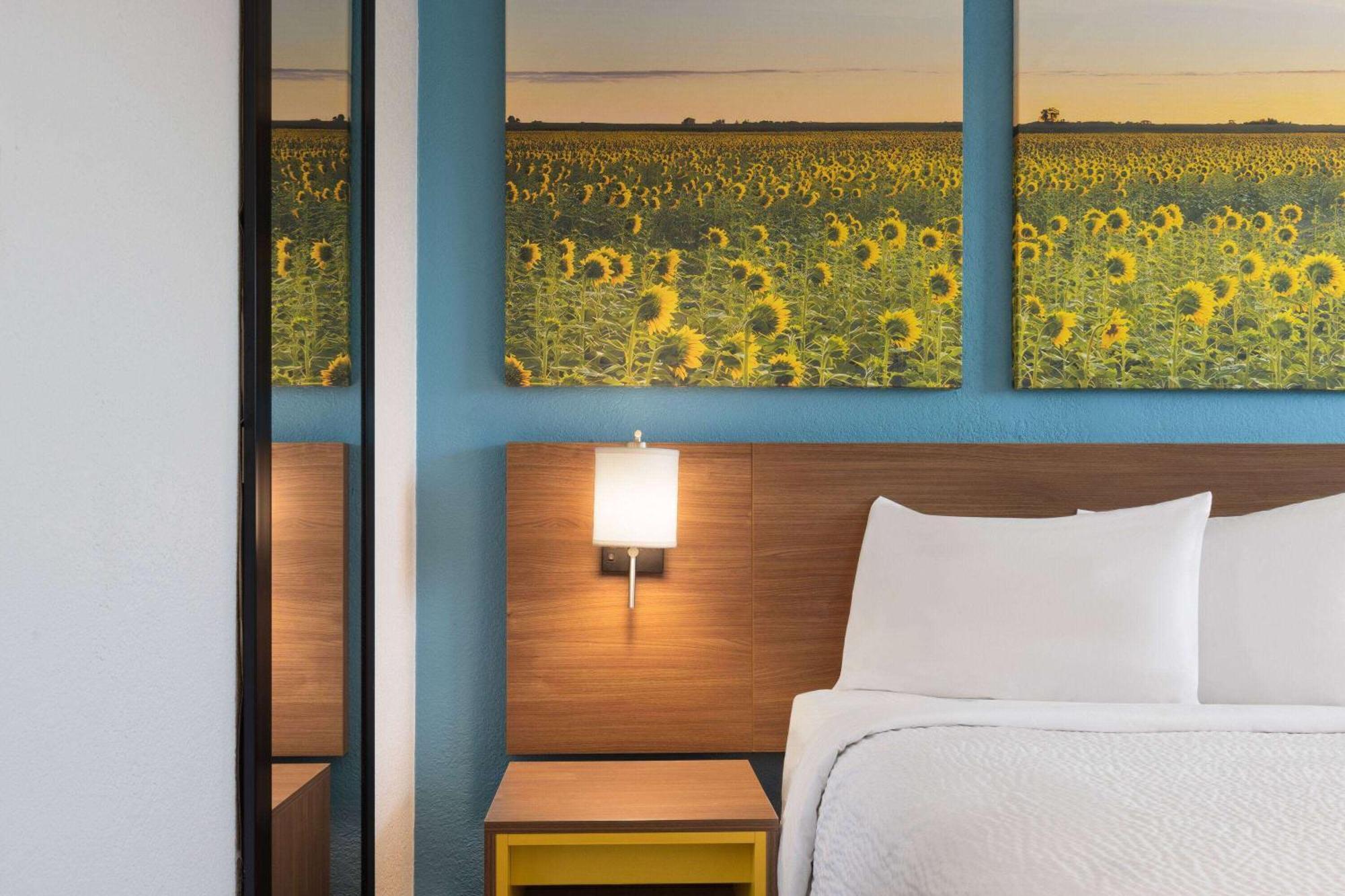 Day's & By Wyndham Airport East Hotel 2*