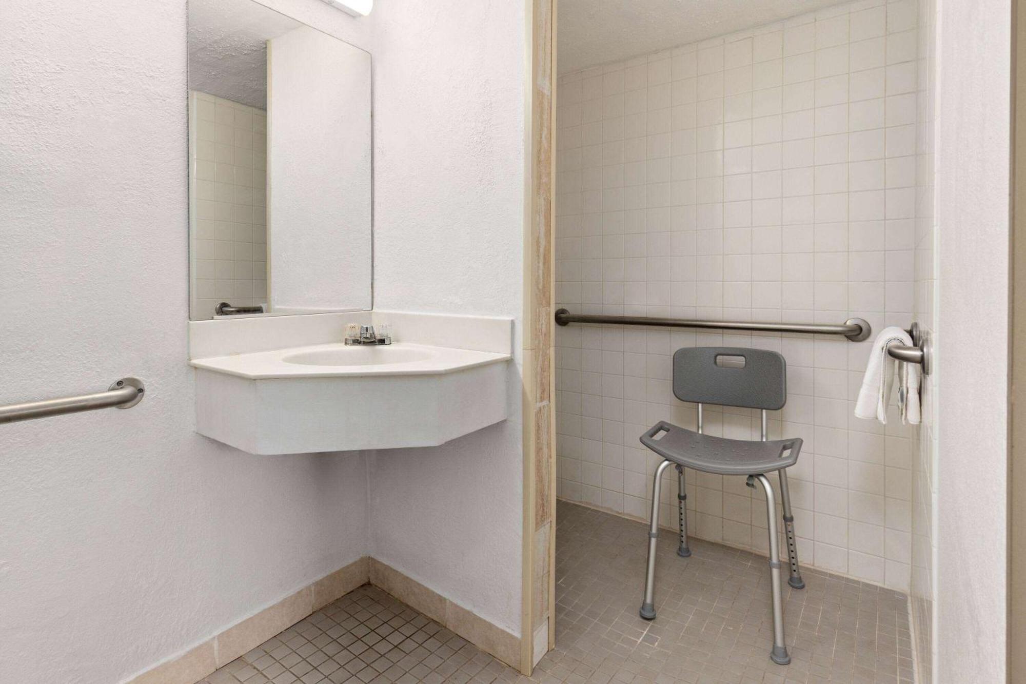 Hotel Day's & By Wyndham Airport East