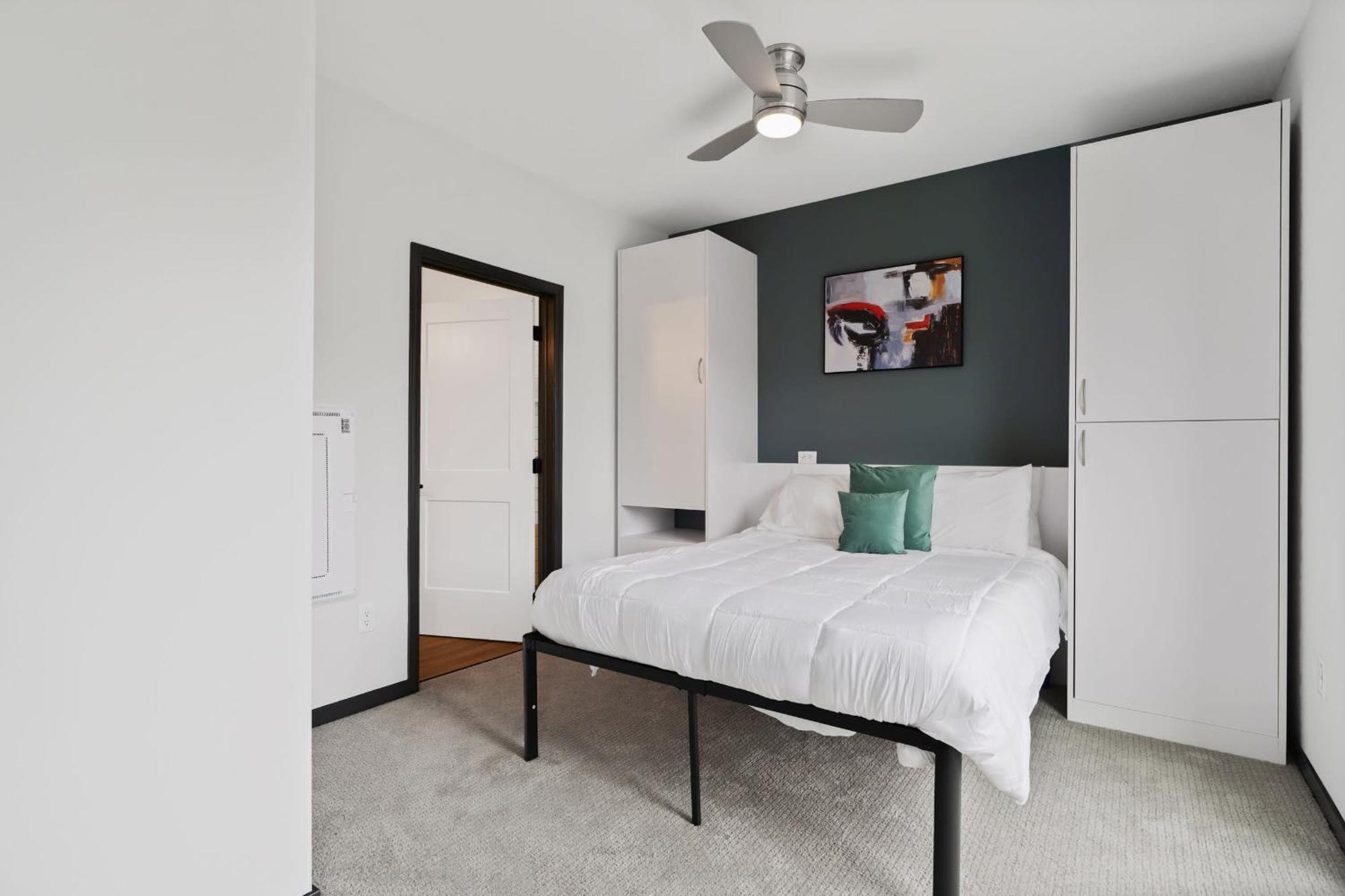 Apartment Cozysuites On Mass With Garage Parking #9