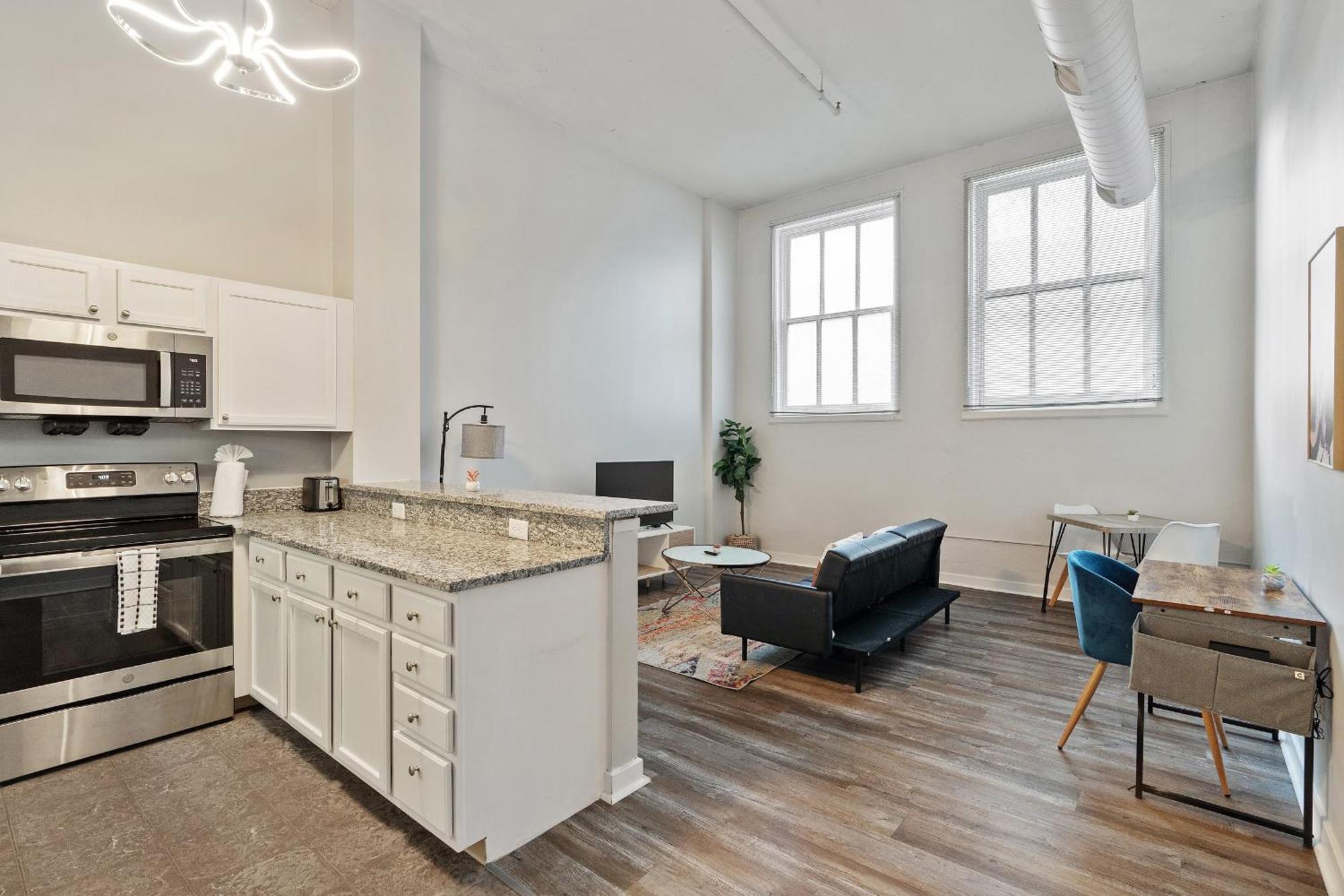 Cozysuites - 1br With Direct Skybridge Access #3