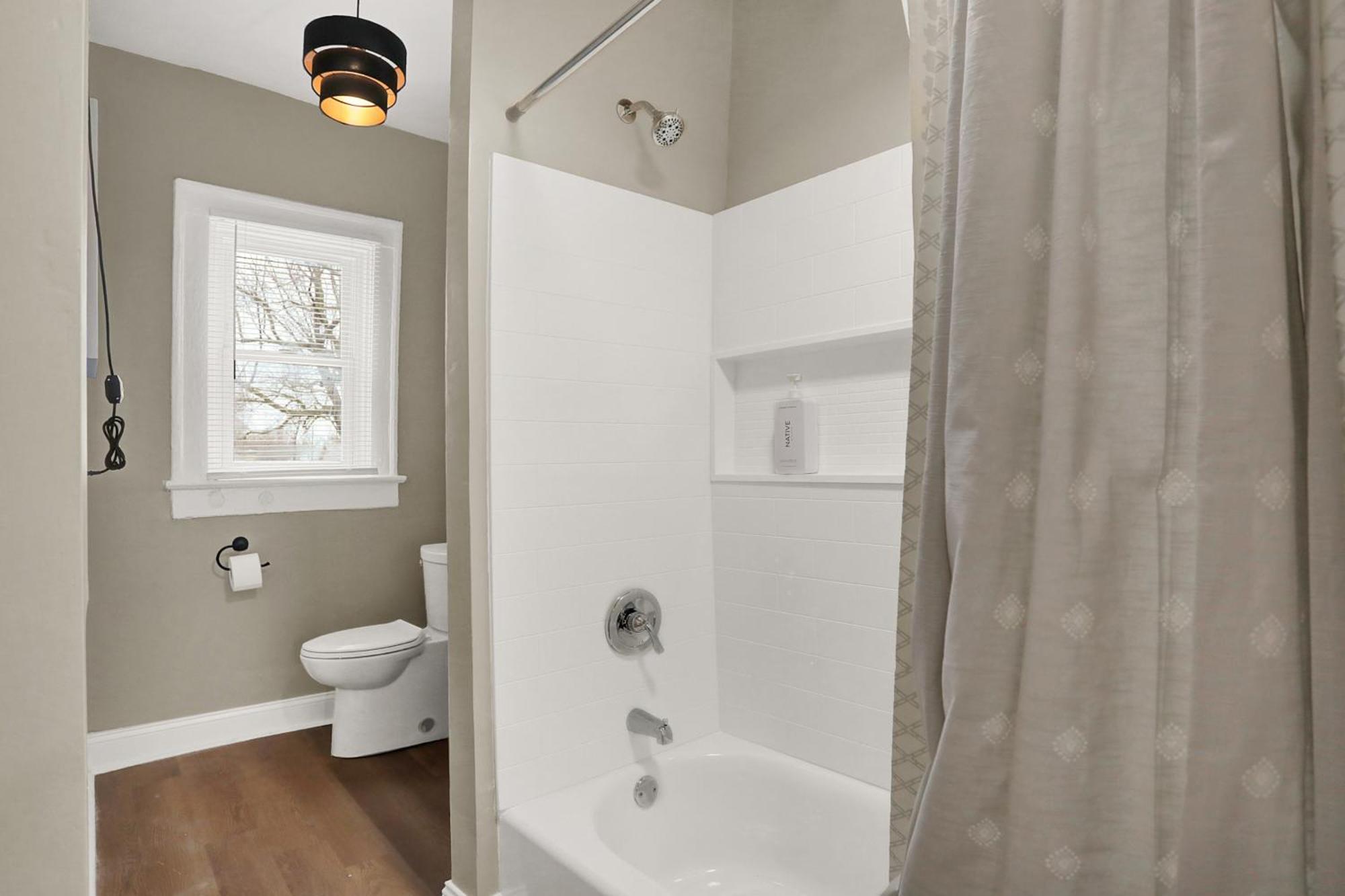 Prime 2br Gem, Near Convention Hub! * Indianapolis