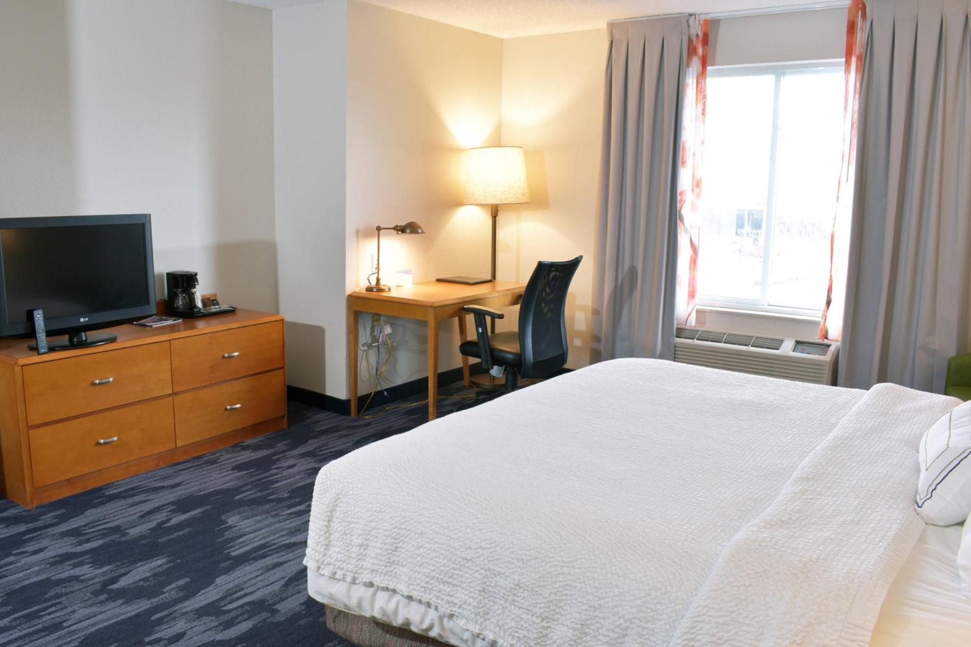 Hotel Fairfield & East