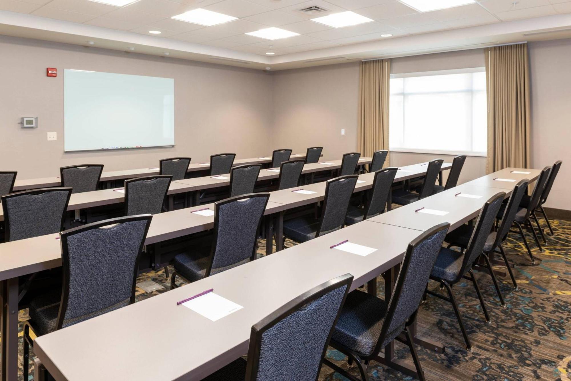 By Marriott South/greenwood 3*