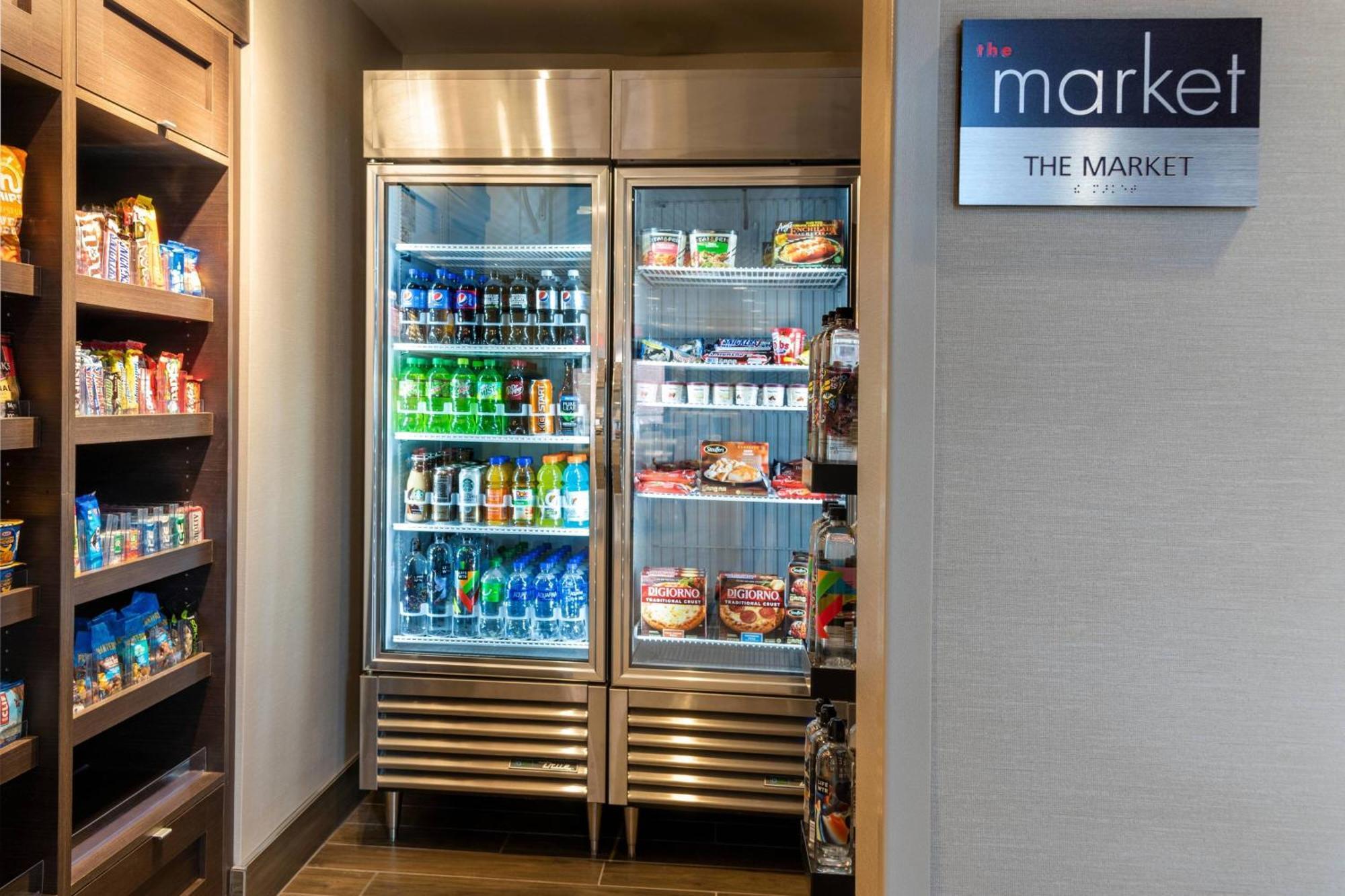 By Marriott South/greenwood Hotel Indianapolis