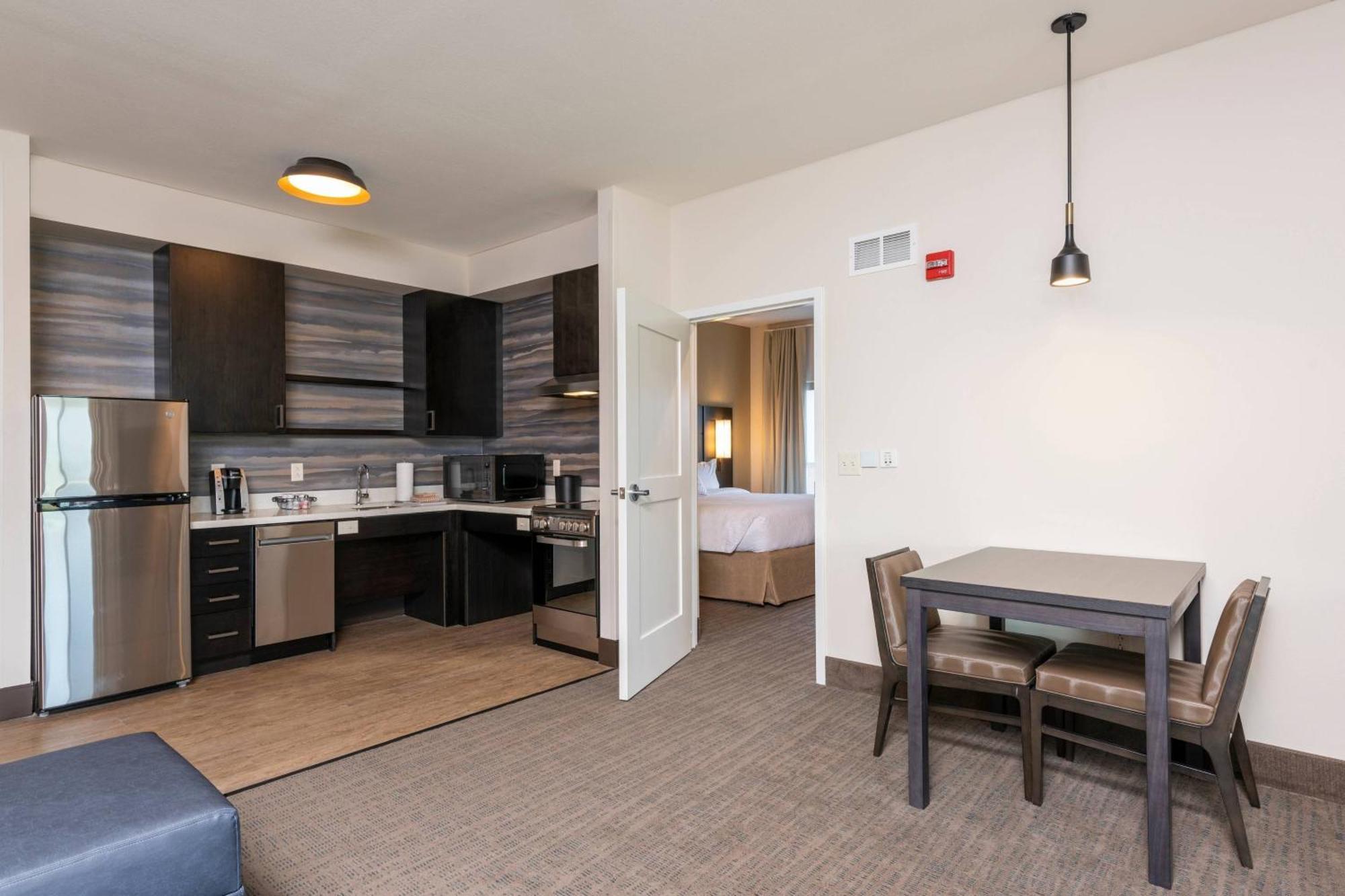 Hotel By Marriott South/greenwood 3*