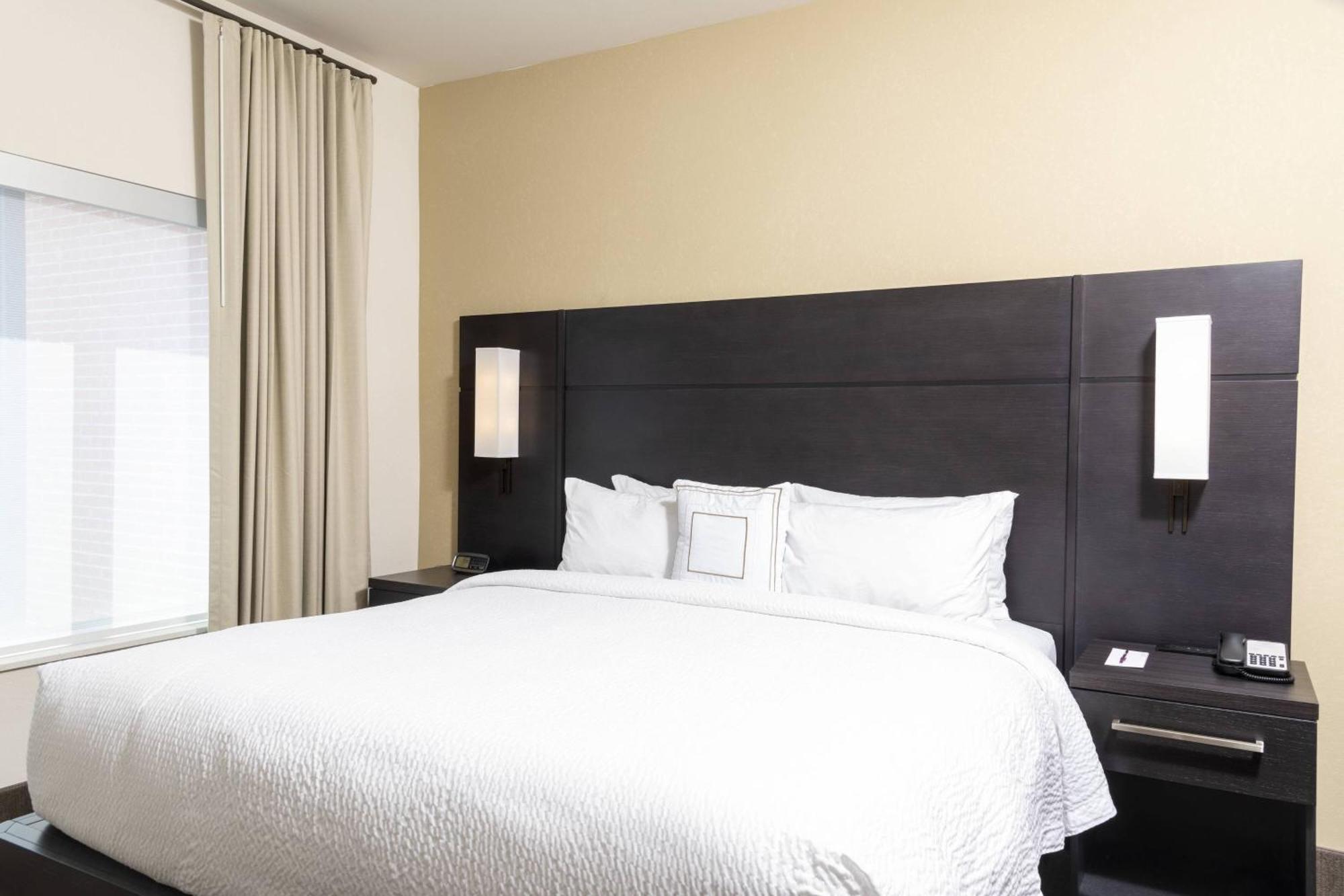 By Marriott South/greenwood 3* Indianapolis