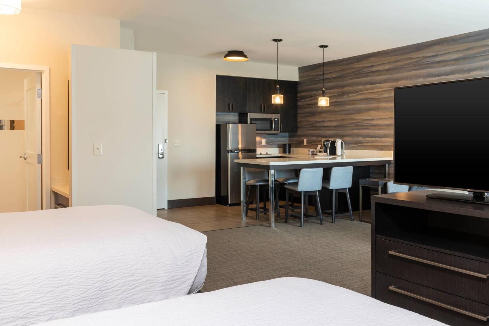 By Marriott South/greenwood Hotel