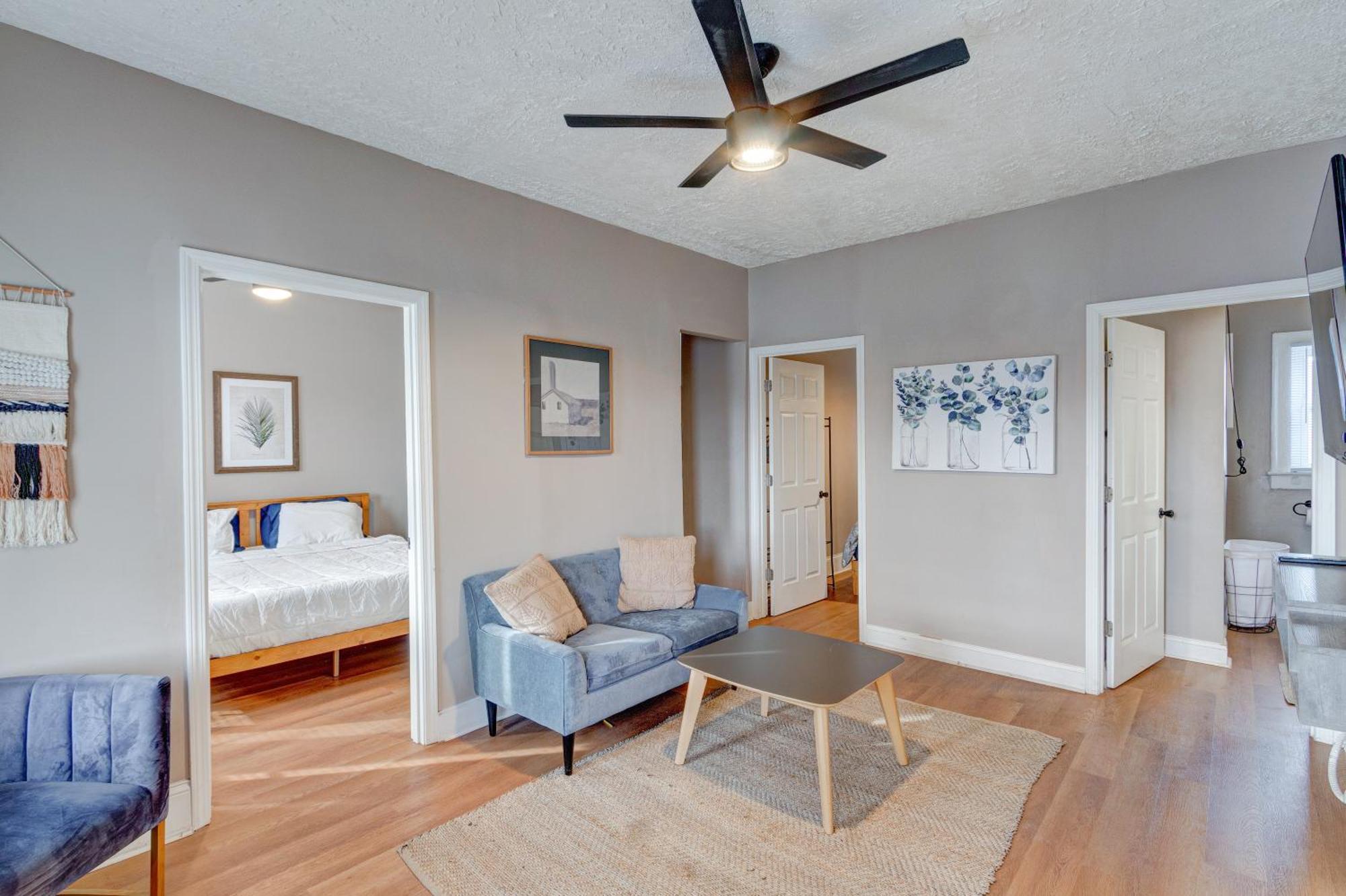 Apartment Prime 2br Gem, Near Convention Hub!