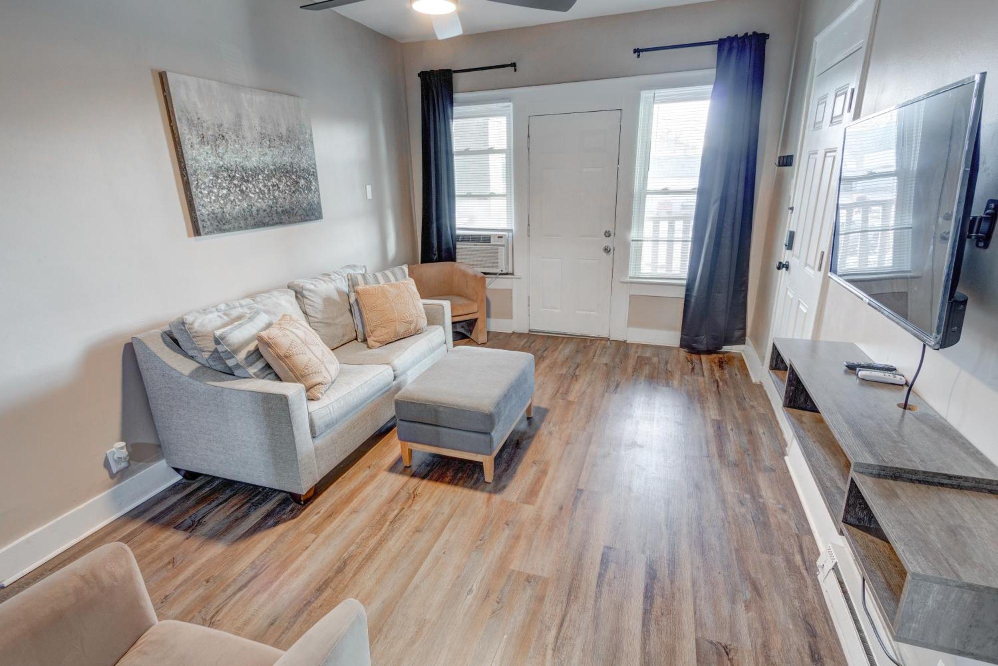 Prime 2br Gem, Near Convention Hub! Apartment Indianapolis
