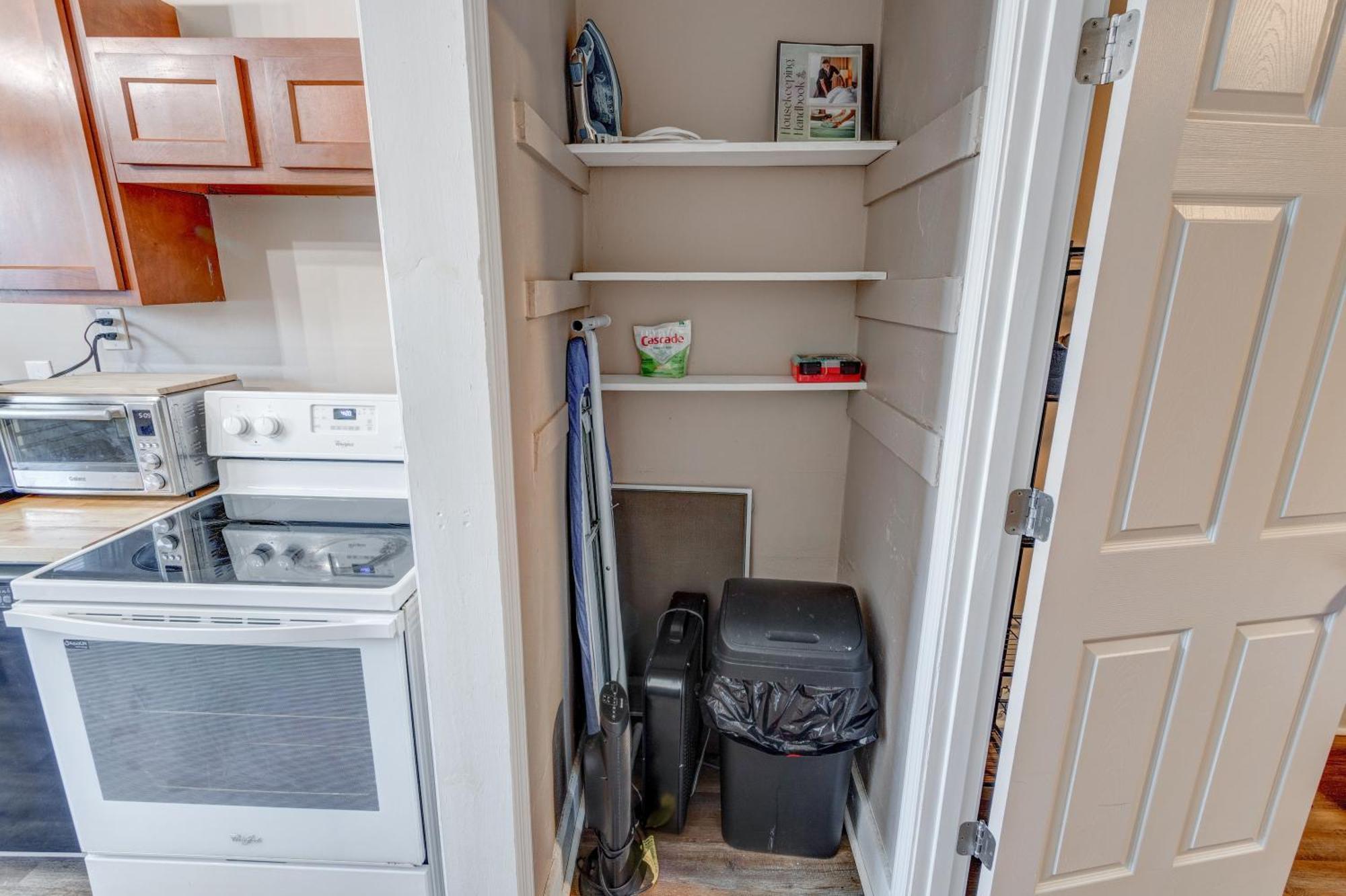 Prime 2br Gem, Near Convention Hub! * Indianapolis