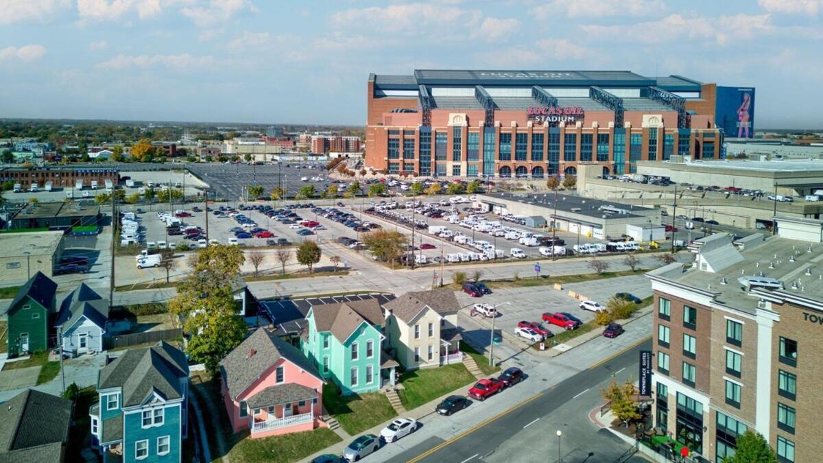Indy Stadium 707