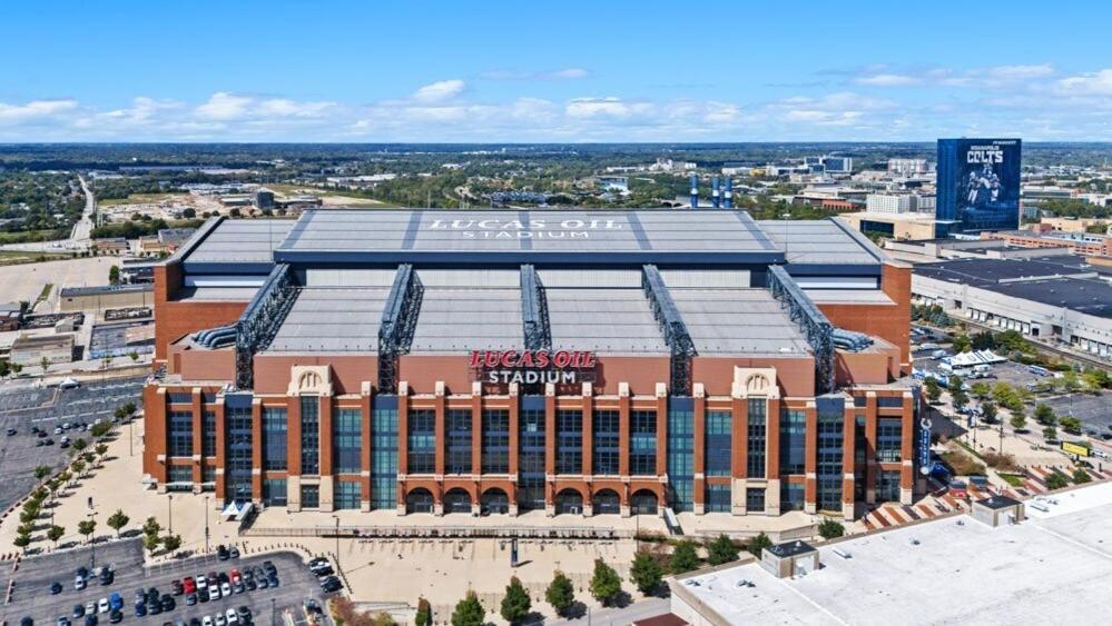 Indy Stadium 707