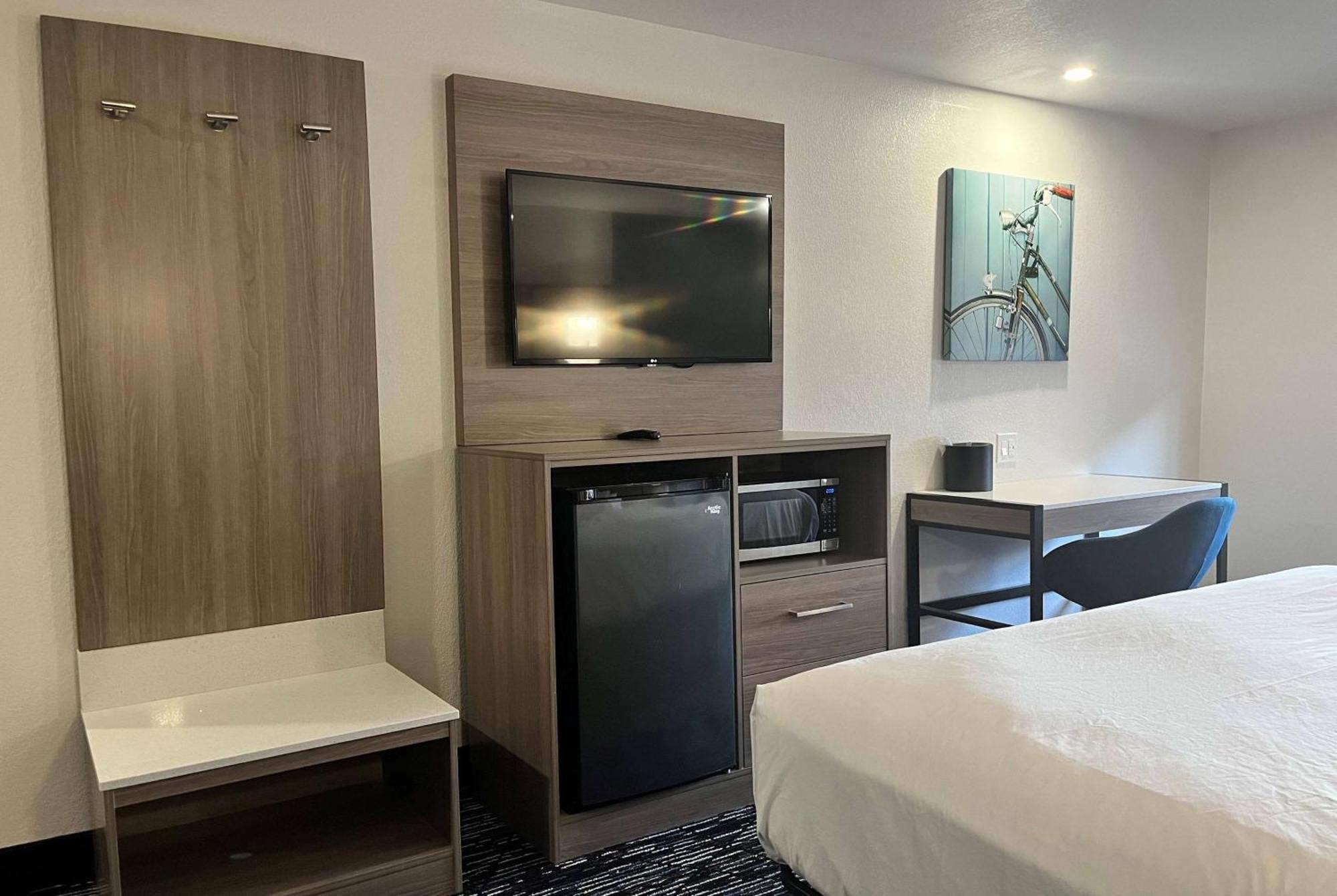 Baymont By Wyndham Northeast Hotel Indianapolis