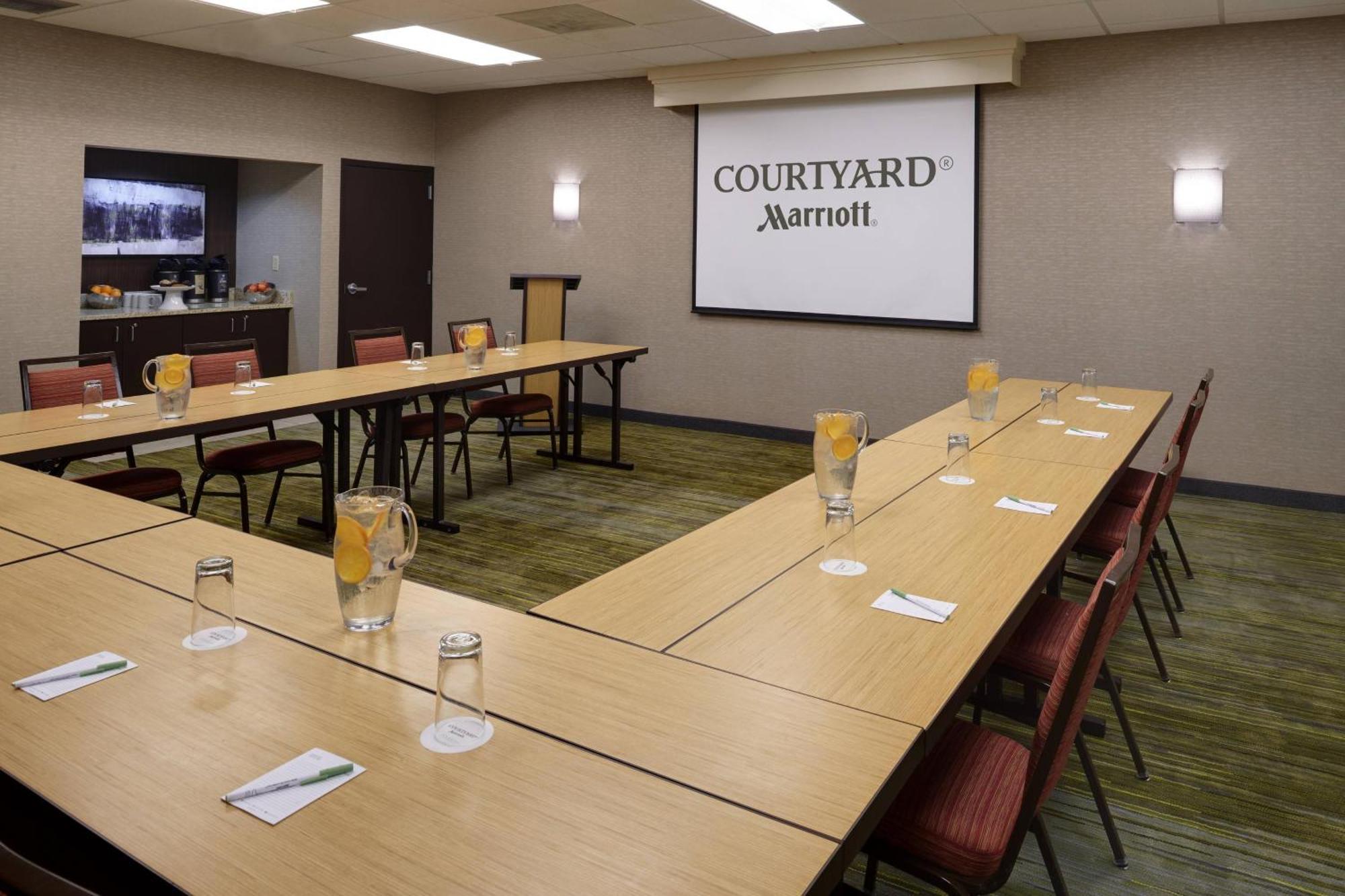 Hotel Courtyard By Marriott Airport Indianapolis