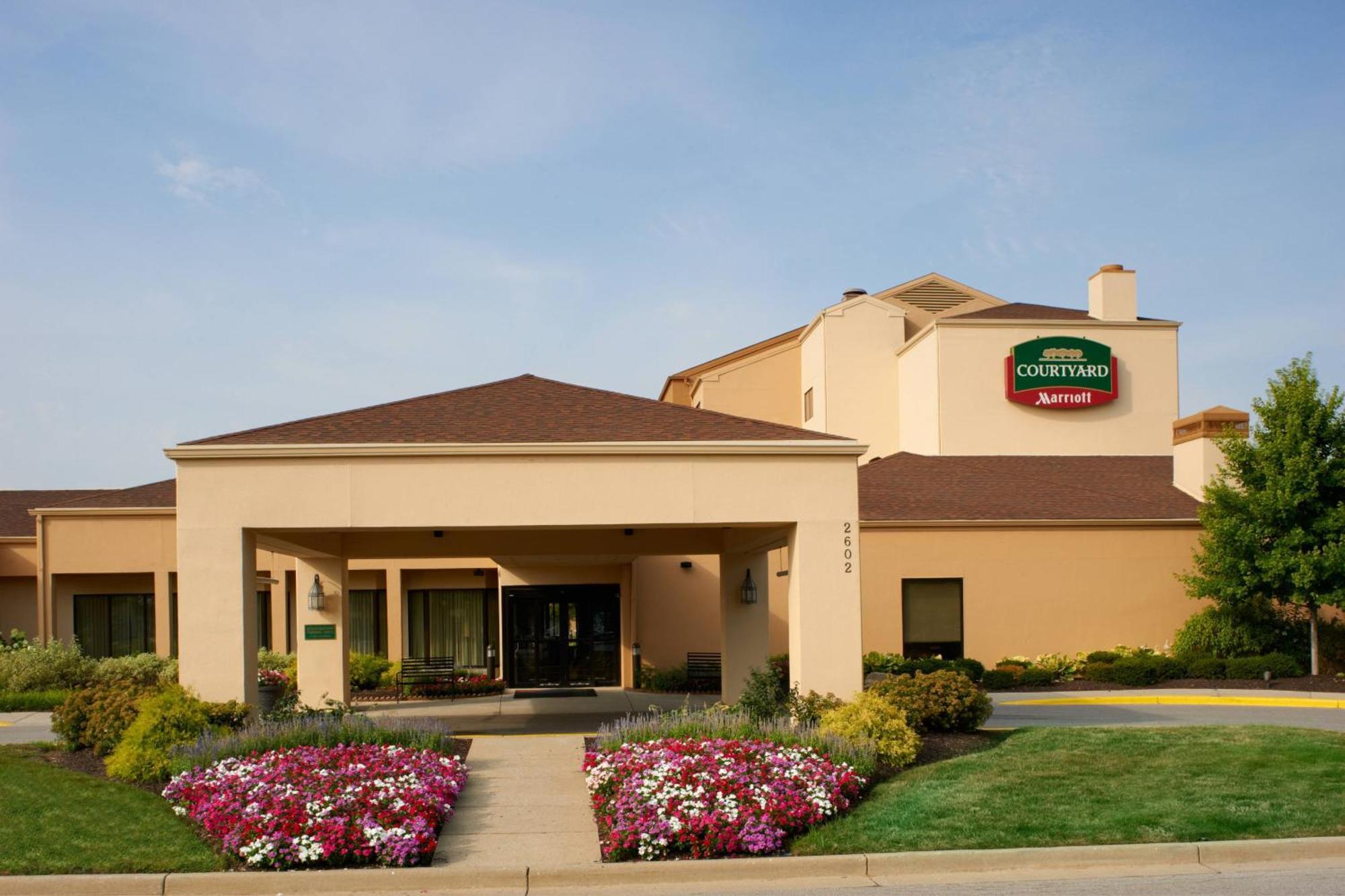 Courtyard By Marriott Airport Hotel Indianapolis