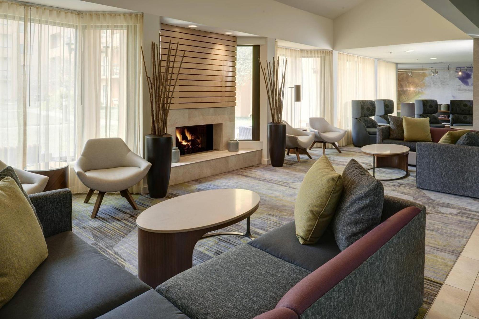 Courtyard By Marriott Airport 3*