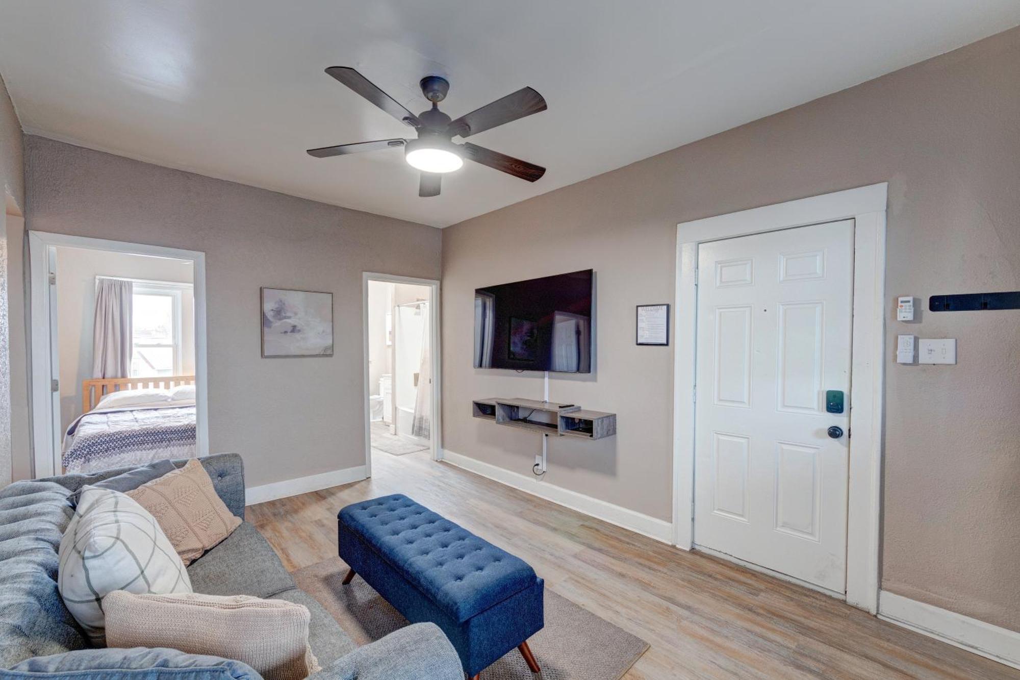 Apartment Prime 2br Gem, Near Convention Hub! *