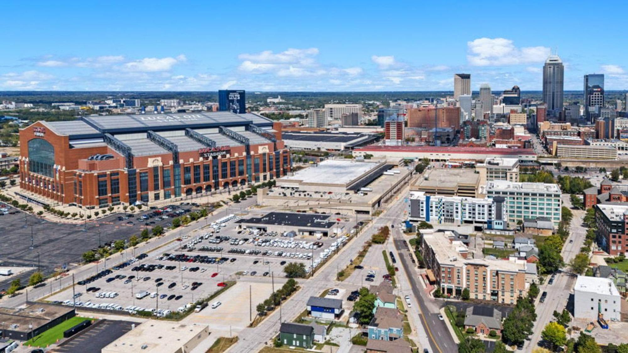 Indy Stadium 711 L * Indianapolis