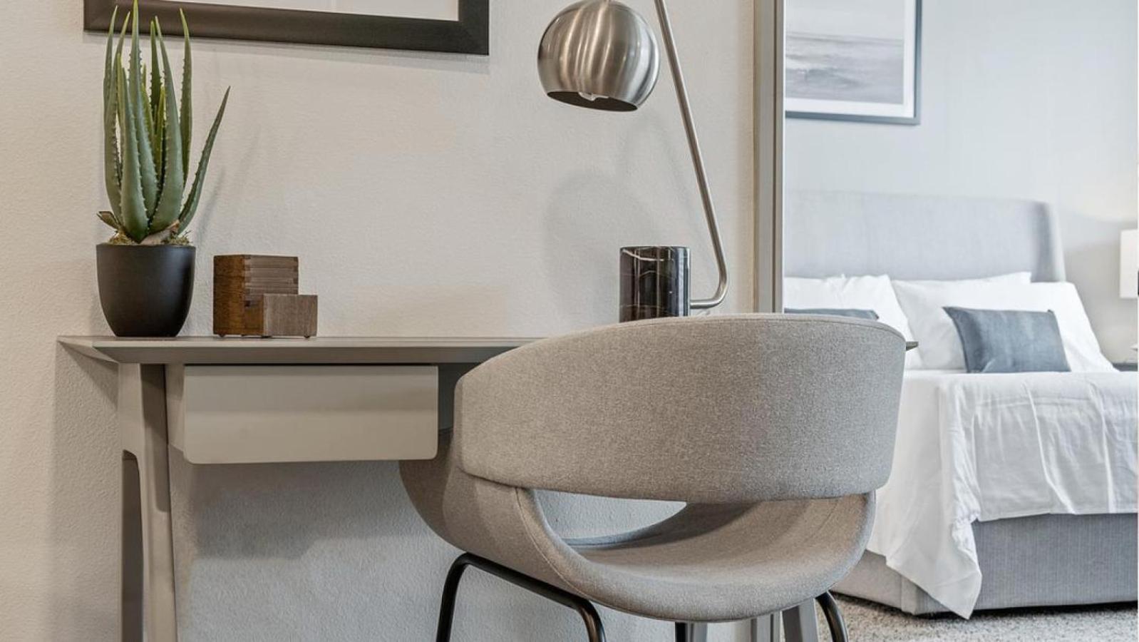 Landing At Riverbend - 1 Bedroom In Castleton Apartment
