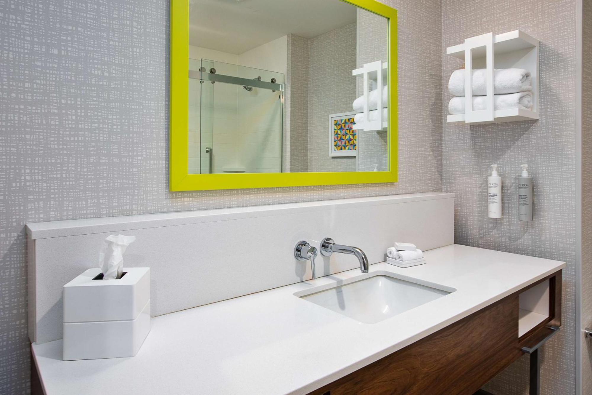 Hampton & By Hilton South Greenwood Hotel 3*