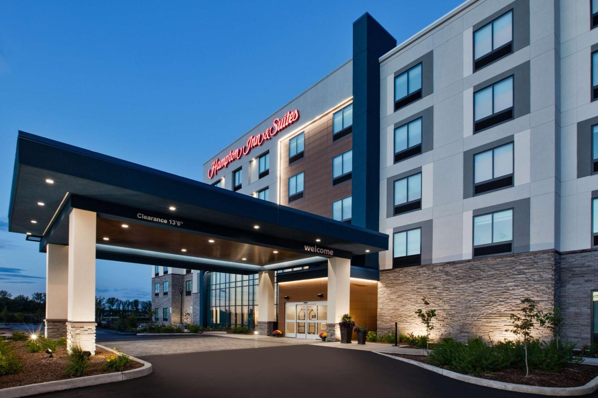 Hotel Hampton & By Hilton South Greenwood 3*