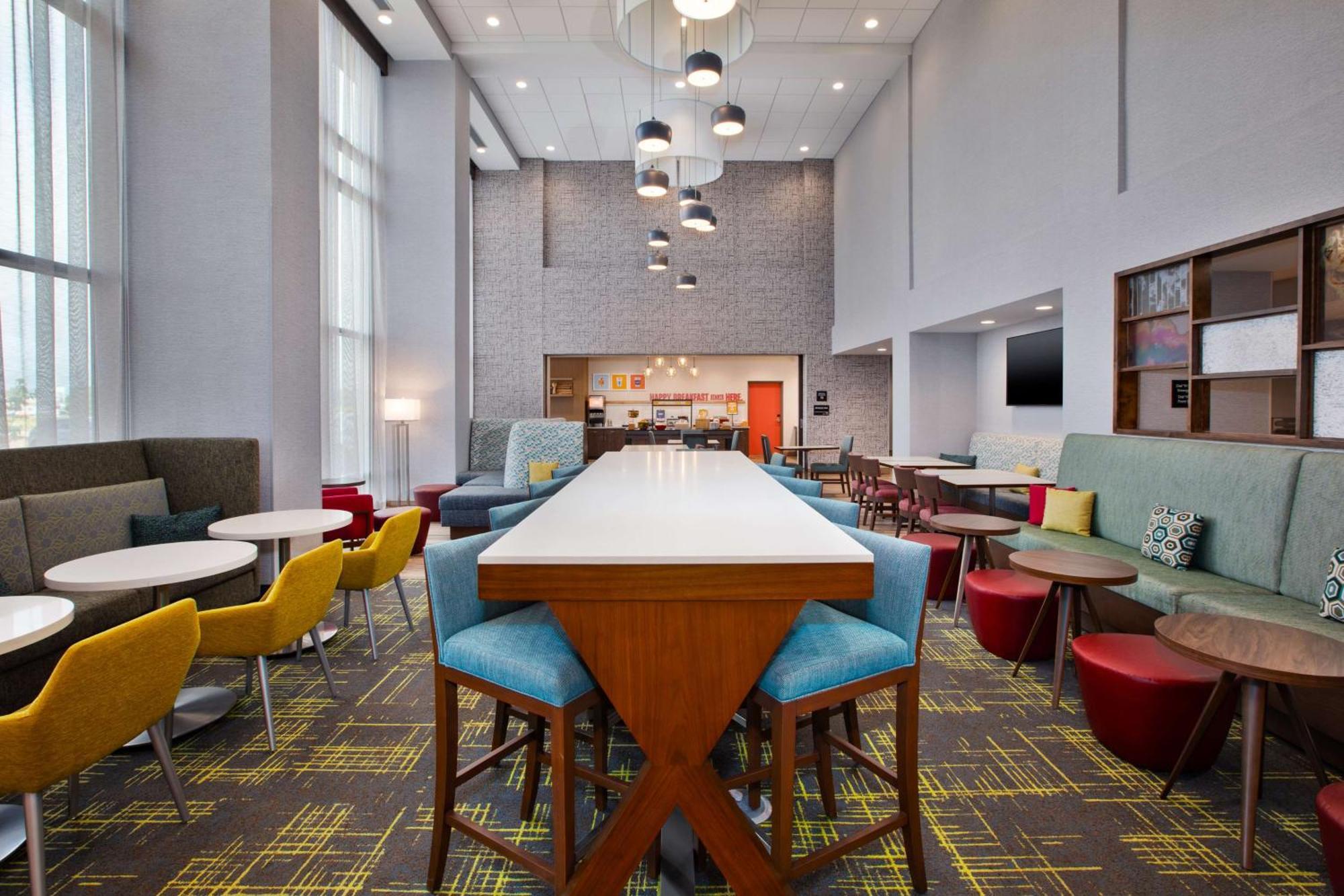 Hampton & By Hilton South Greenwood 3*