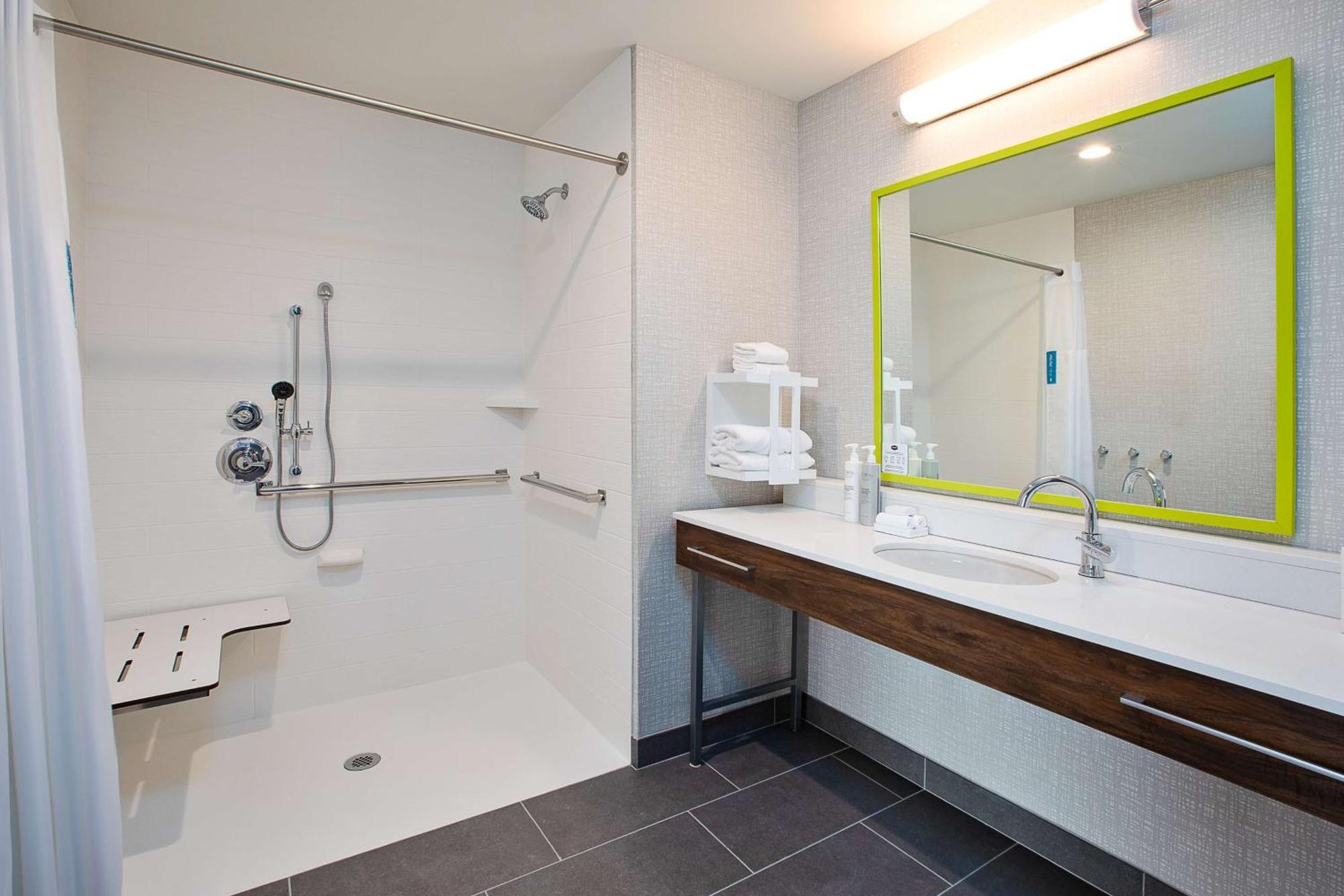 Hotel Hampton & By Hilton South Greenwood