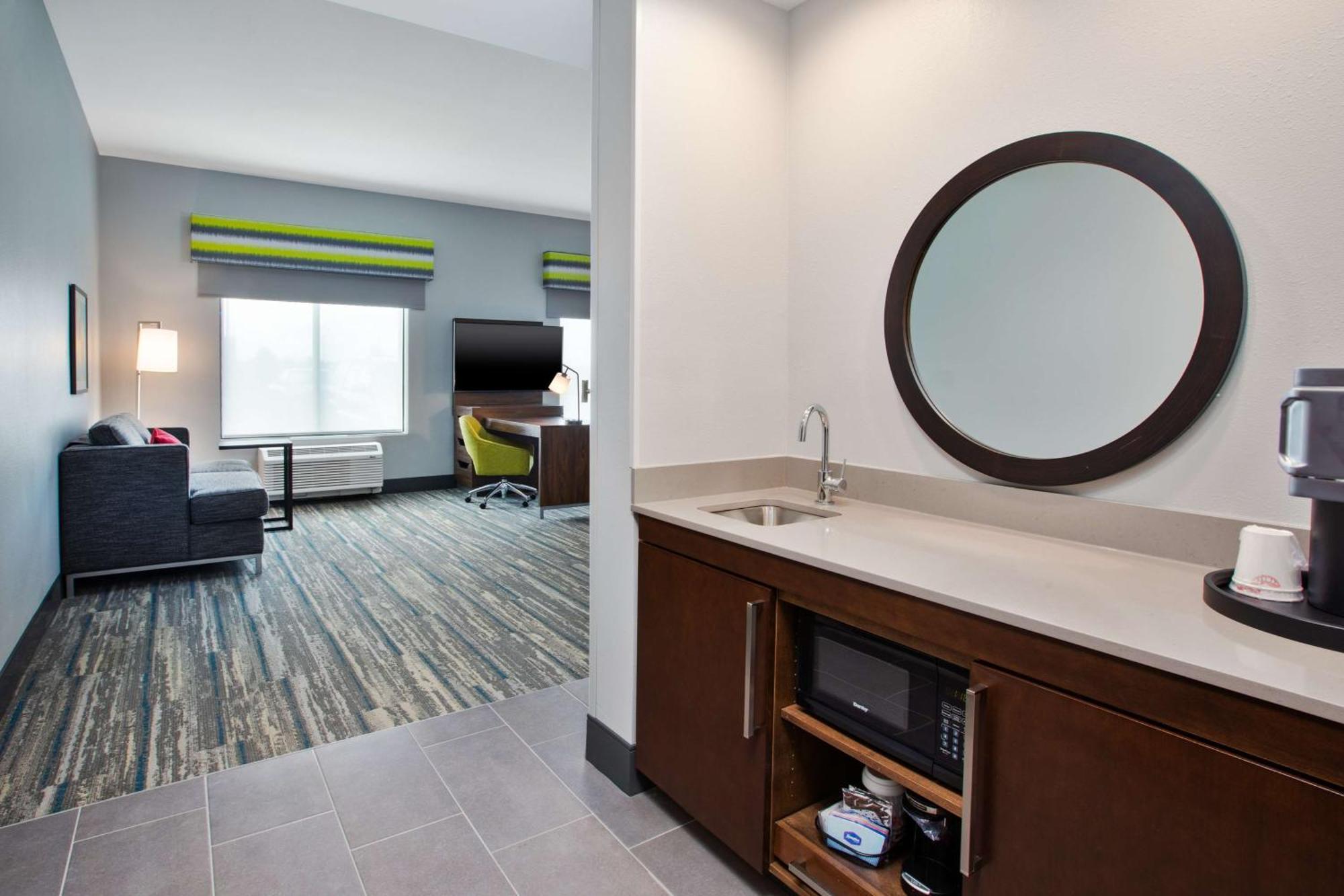 Hampton & By Hilton South Greenwood 3*