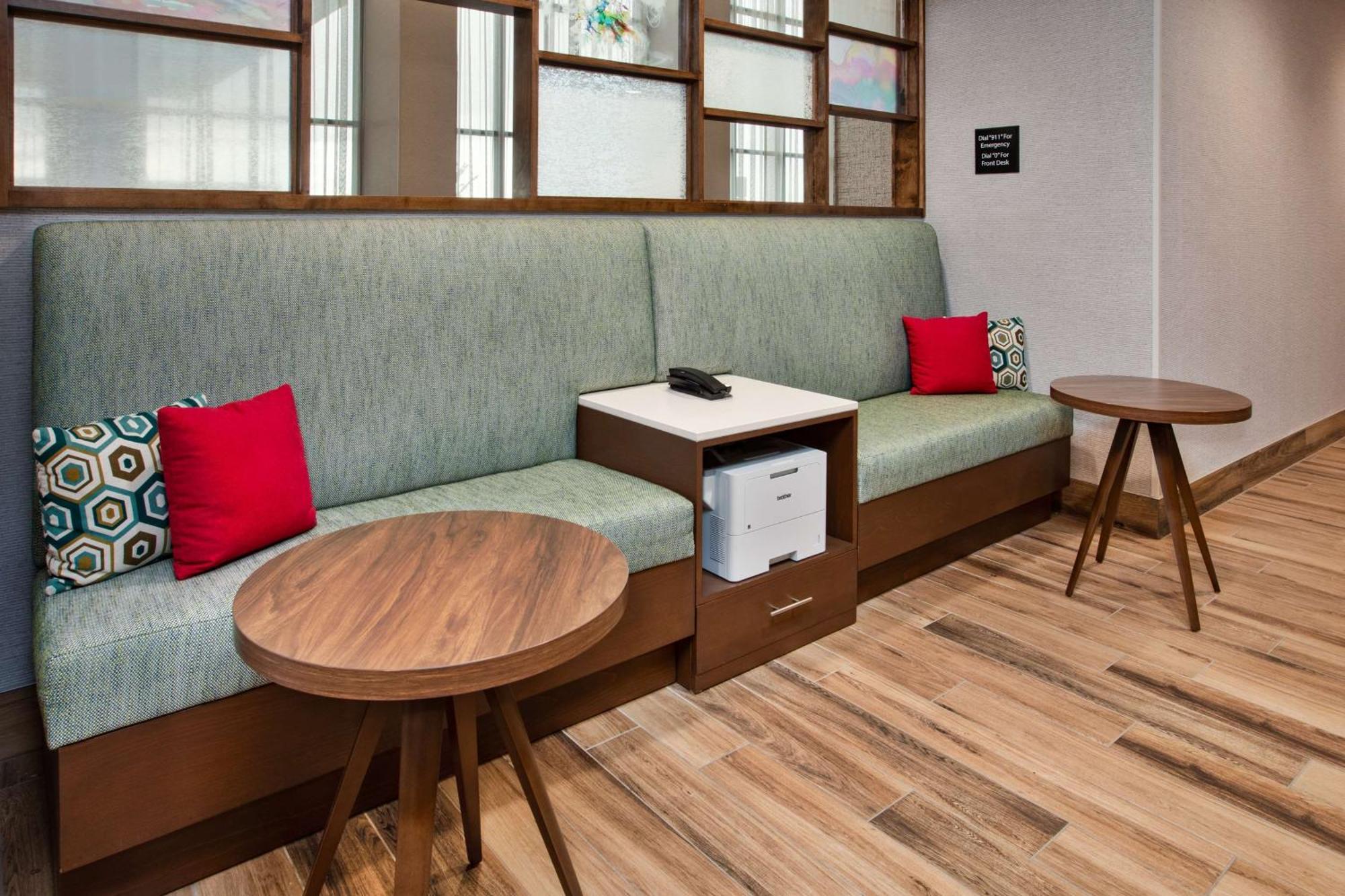 Hampton & By Hilton South Greenwood 3* Indianapolis