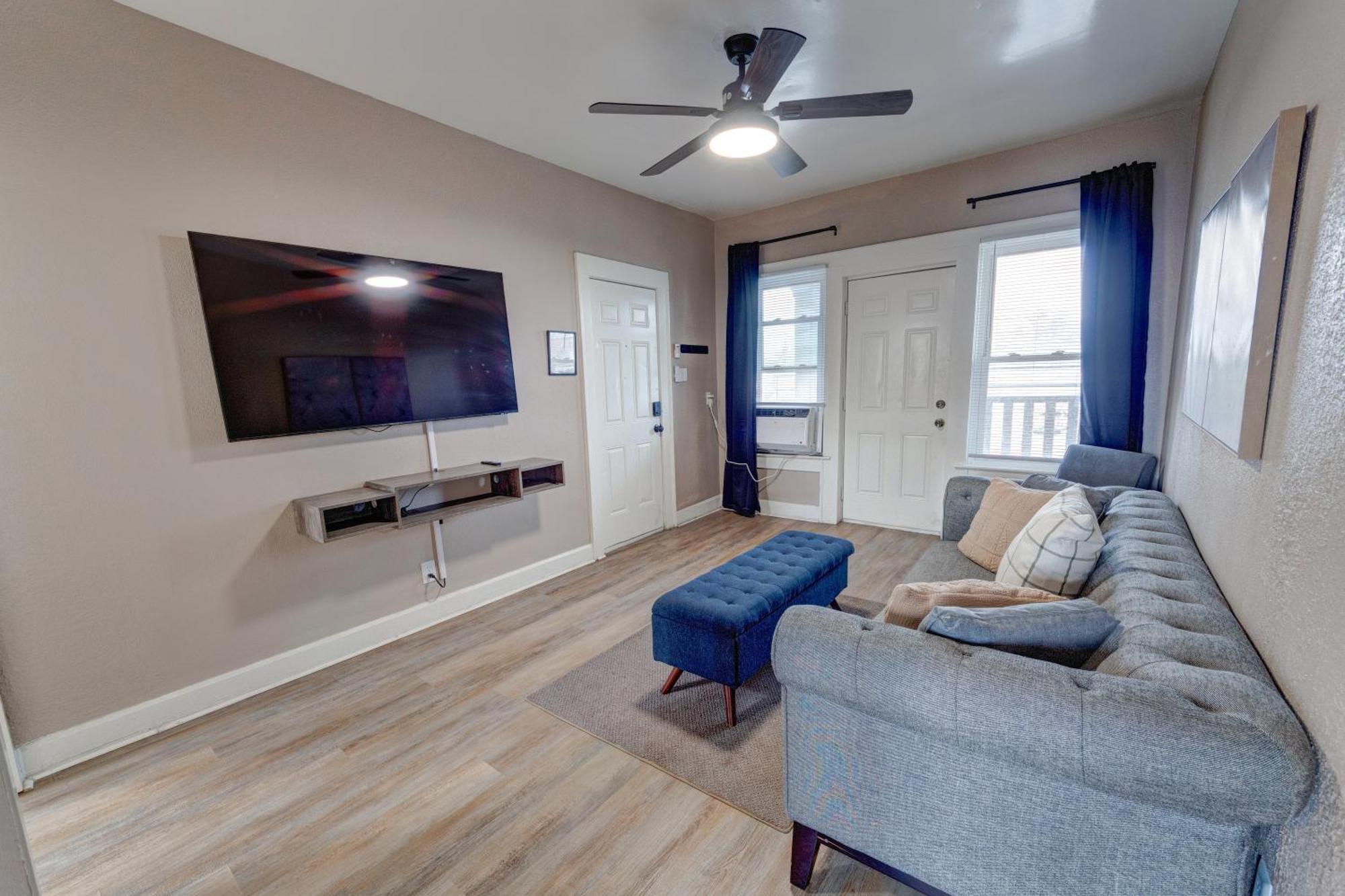 Prime 2br Gem, Near Convention Hub! Apartment Indianapolis